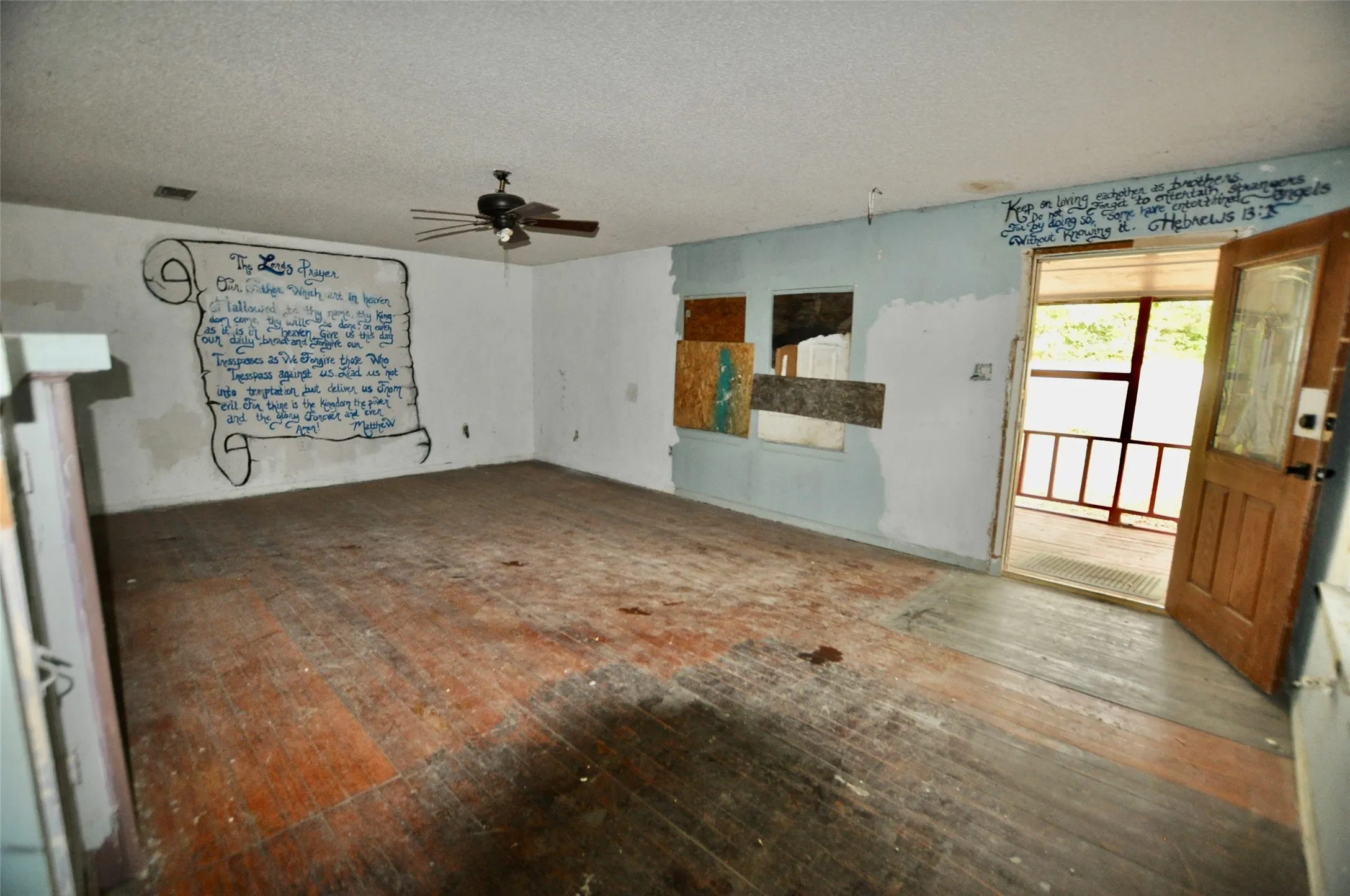 Single Family Residence For Sale in Dallas County , 4324 S Cedar Circle Drive, Dallas, Texas 75237, 3 Bedroom, 1 Bathroom, Garage spaces, 1,272 Sqft, built in 1947, mls#21401100, Real Estate Agent in Dallas, Homes For Sale in Dallas county, Homes For Sale in Dallas, Realtor in Dallas Texas, Real Estate Brokerage Independent Realty Texas, Luminita Cordes Realtor