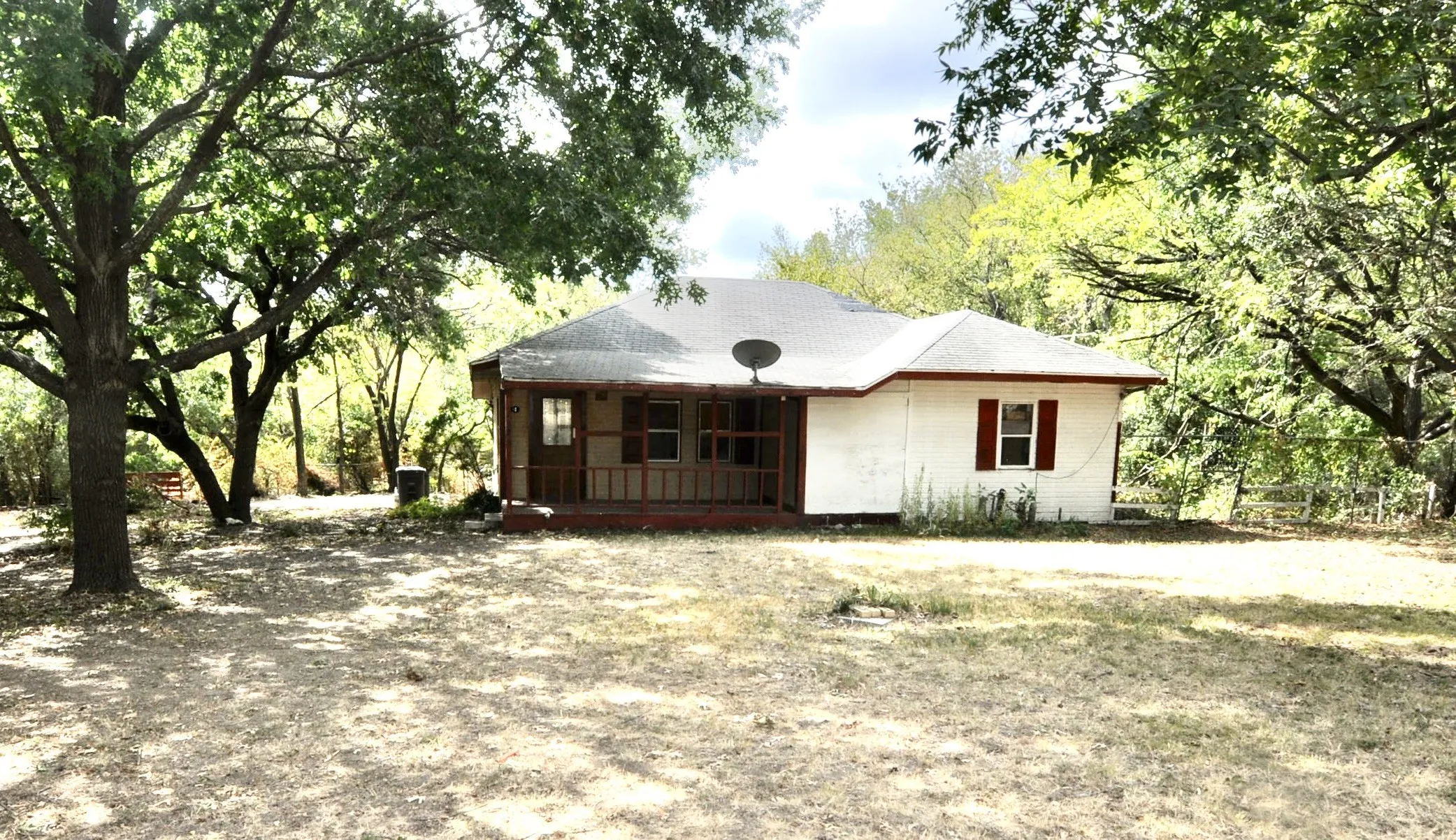 Single Family Residence For Sale in Dallas County , 4324 S Cedar Circle Drive, Dallas, Texas 75237, 3 Bedroom, 1 Bathroom, Garage spaces, 1,272 Sqft, built in 1947, mls#21401100, Real Estate Agent in Dallas, Homes For Sale in Dallas county, Homes For Sale in Dallas, Realtor in Dallas Texas, Real Estate Brokerage Independent Realty Texas, Luminita Cordes Realtor