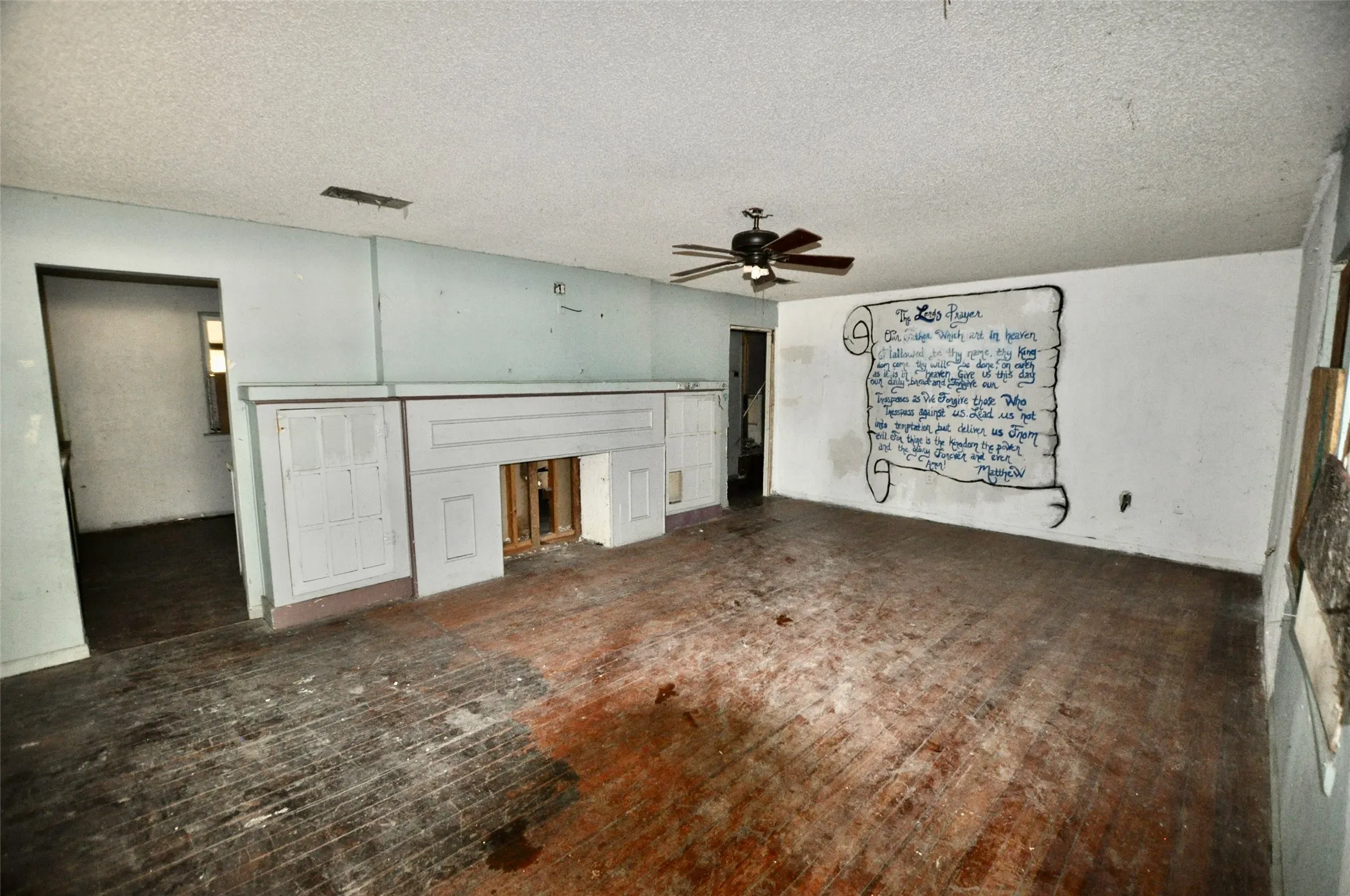 Single Family Residence For Sale in Dallas County , 4324 S Cedar Circle Drive, Dallas, Texas 75237, 3 Bedroom, 1 Bathroom, Garage spaces, 1,272 Sqft, built in 1947, mls#21401100, Real Estate Agent in Dallas, Homes For Sale in Dallas county, Homes For Sale in Dallas, Realtor in Dallas Texas, Real Estate Brokerage Independent Realty Texas, Luminita Cordes Realtor