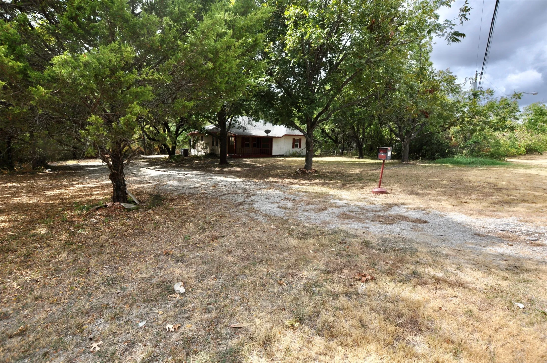 Single Family Residence For Sale in Dallas County , 4324 S Cedar Circle Drive, Dallas, Texas 75237, 3 Bedroom, 1 Bathroom, Garage spaces, 1,272 Sqft, built in 1947, mls#21401100, Real Estate Agent in Dallas, Homes For Sale in Dallas county, Homes For Sale in Dallas, Realtor in Dallas Texas, Real Estate Brokerage Independent Realty Texas, Luminita Cordes Realtor