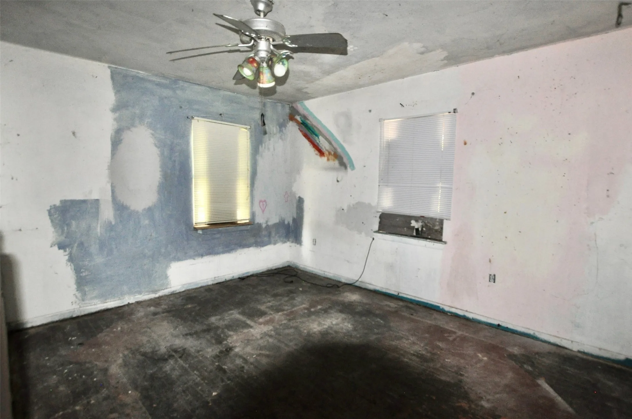 Single Family Residence For Sale in Dallas County , 4324 S Cedar Circle Drive, Dallas, Texas 75237, 3 Bedroom, 1 Bathroom, Garage spaces, 1,272 Sqft, built in 1947, mls#21401100, Real Estate Agent in Dallas, Homes For Sale in Dallas county, Homes For Sale in Dallas, Realtor in Dallas Texas, Real Estate Brokerage Independent Realty Texas, Luminita Cordes Realtor