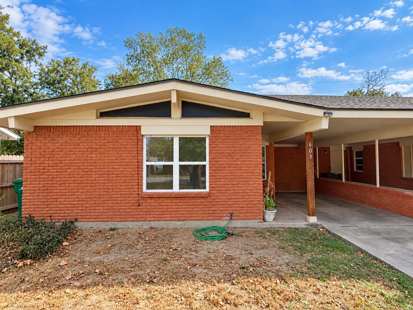 Duplex For Sale in Mc Lennan County , 603 N Rita Street, Lacy Lakeview, Texas 76705, 2 Bedroom, 2 Bathroom, Garage spaces, 0 Sqft, built in 1960, mls#21395928, Real Estate Agent in Lacy Lakeview, Homes For Sale in Mc Lennan county, Homes For Sale in Lacy Lakeview, Realtor in Lacy Lakeview Texas, Real Estate Brokerage Independent Realty Texas, Luminita Cordes Realtor