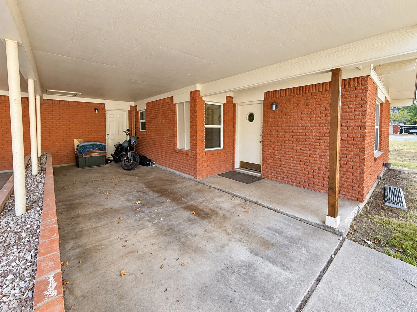 Duplex For Sale in Mc Lennan County , 603 N Rita Street, Lacy Lakeview, Texas 76705, 2 Bedroom, 2 Bathroom, Garage spaces, 0 Sqft, built in 1960, mls#21395928, Real Estate Agent in Lacy Lakeview, Homes For Sale in Mc Lennan county, Homes For Sale in Lacy Lakeview, Realtor in Lacy Lakeview Texas, Real Estate Brokerage Independent Realty Texas, Luminita Cordes Realtor