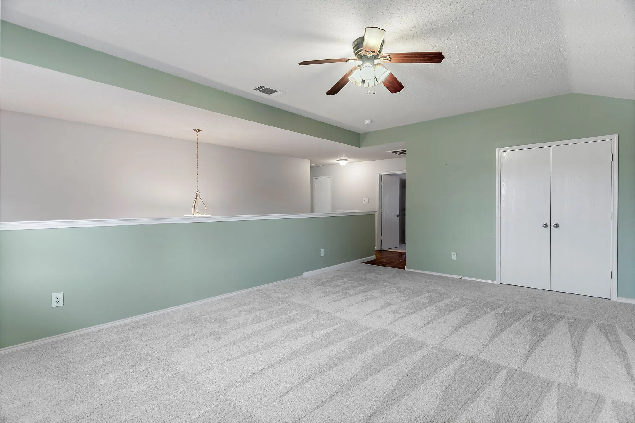 Single Family Residence For Sale in Collin County , 1000 Desperado Drive, Murphy, Texas 75094, 3 Bedroom, 3 Bathroom, 2 Garage spaces, 2,674 Sqft, built in 2001, mls#21400444, Real Estate Agent in Murphy, Homes For Sale in Collin county, Homes For Sale in Murphy, Realtor in Murphy Texas, Real Estate Brokerage Independent Realty Texas, Luminita Cordes Realtor
