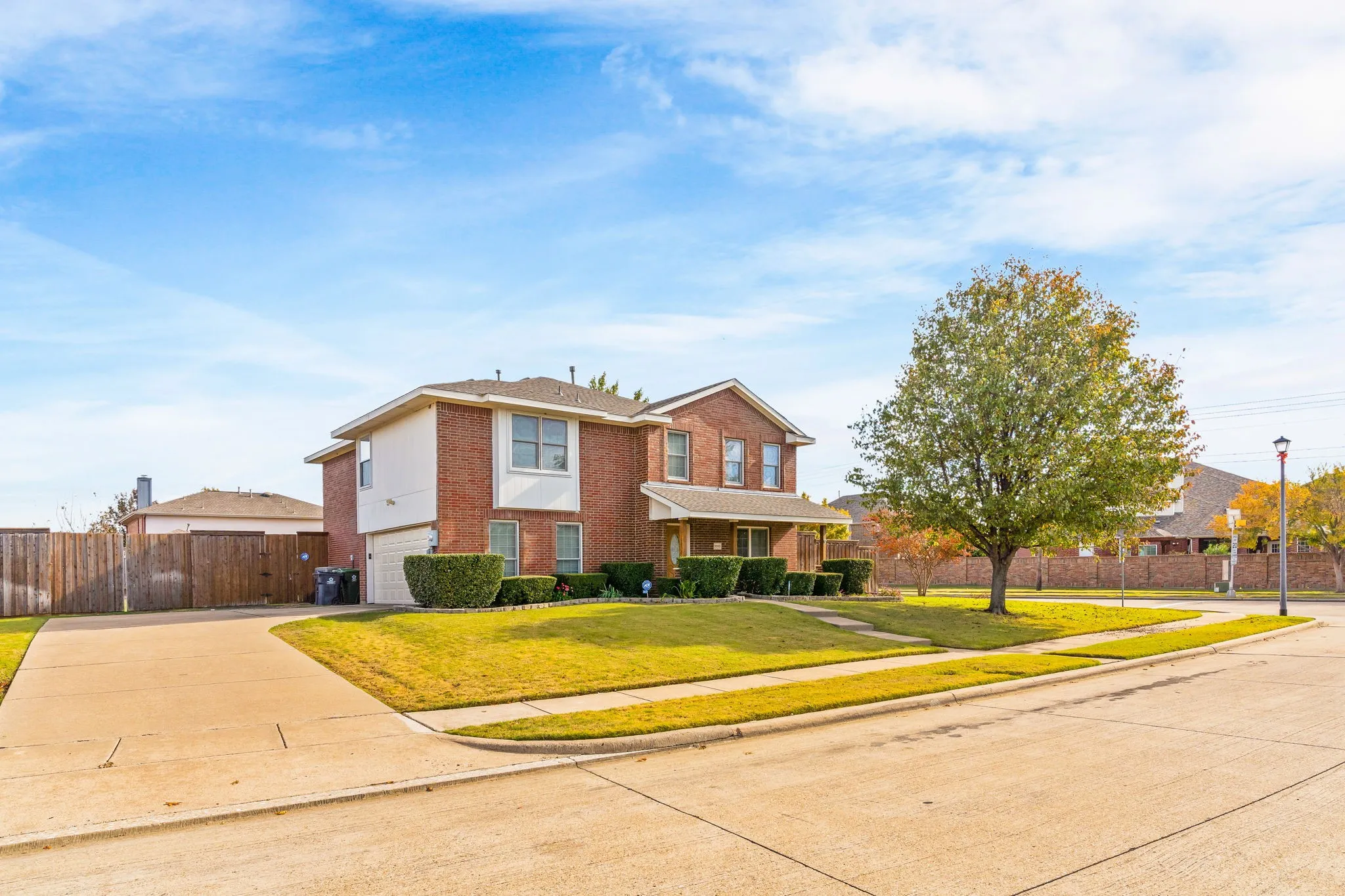 Single Family Residence For Sale in Collin County , 1000 Desperado Drive, Murphy, Texas 75094, 3 Bedroom, 3 Bathroom, 2 Garage spaces, 2,674 Sqft, built in 2001, mls#21400444, Real Estate Agent in Murphy, Homes For Sale in Collin county, Homes For Sale in Murphy, Realtor in Murphy Texas, Real Estate Brokerage Independent Realty Texas, Luminita Cordes Realtor
