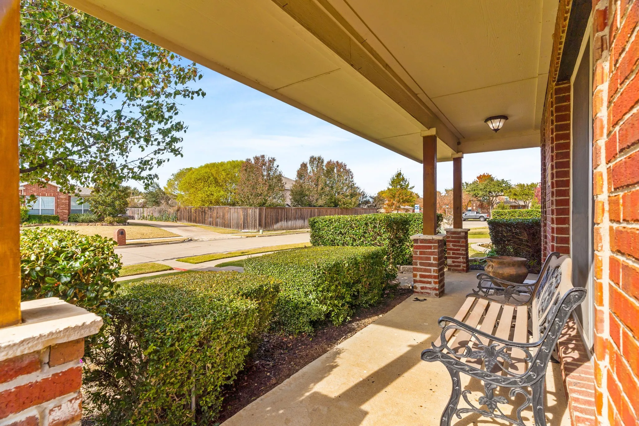 Single Family Residence For Sale in Collin County , 1000 Desperado Drive, Murphy, Texas 75094, 3 Bedroom, 3 Bathroom, 2 Garage spaces, 2,674 Sqft, built in 2001, mls#21400444, Real Estate Agent in Murphy, Homes For Sale in Collin county, Homes For Sale in Murphy, Realtor in Murphy Texas, Real Estate Brokerage Independent Realty Texas, Luminita Cordes Realtor