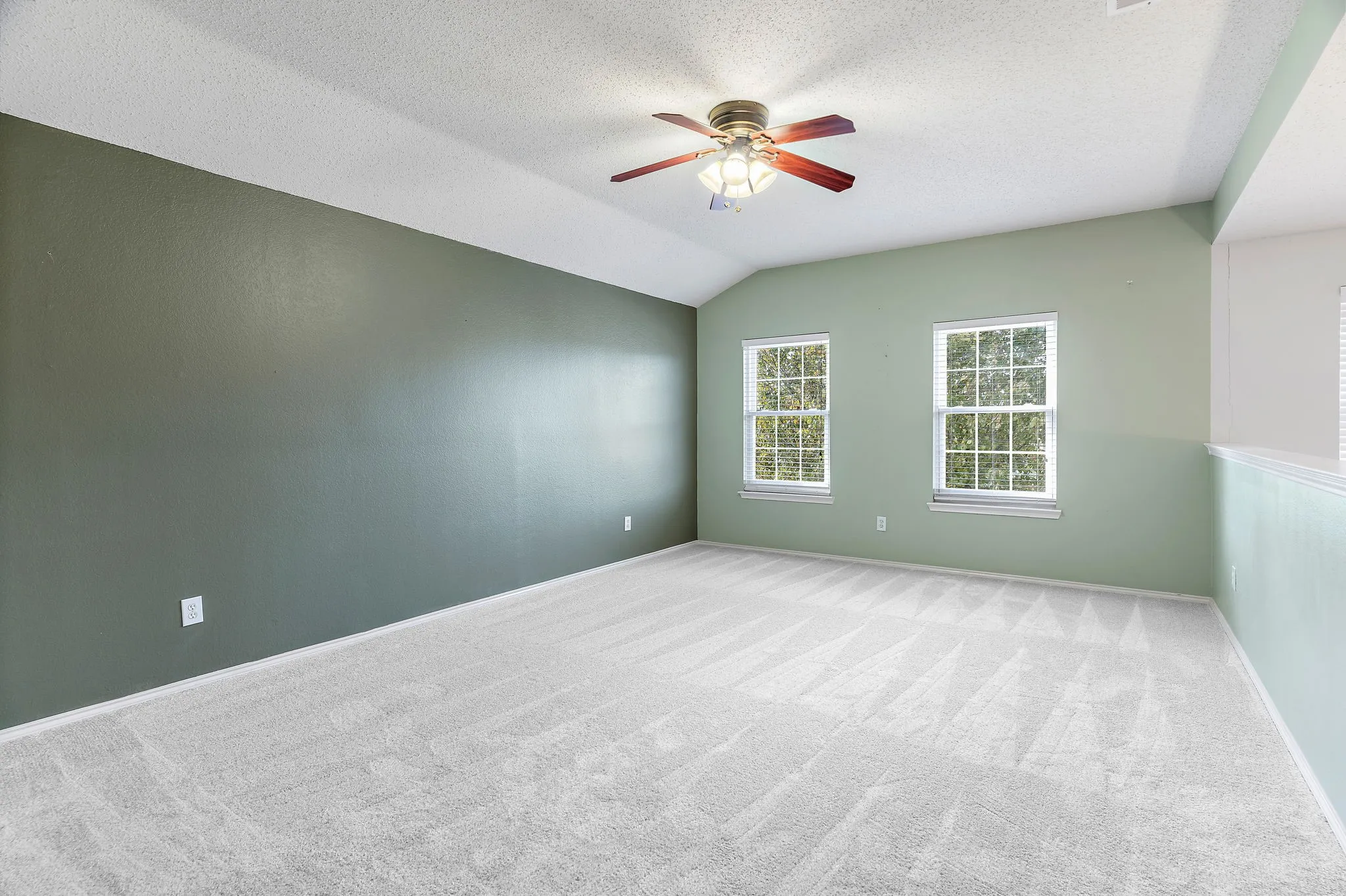 Single Family Residence For Sale in Collin County , 1000 Desperado Drive, Murphy, Texas 75094, 3 Bedroom, 3 Bathroom, 2 Garage spaces, 2,674 Sqft, built in 2001, mls#21400444, Real Estate Agent in Murphy, Homes For Sale in Collin county, Homes For Sale in Murphy, Realtor in Murphy Texas, Real Estate Brokerage Independent Realty Texas, Luminita Cordes Realtor