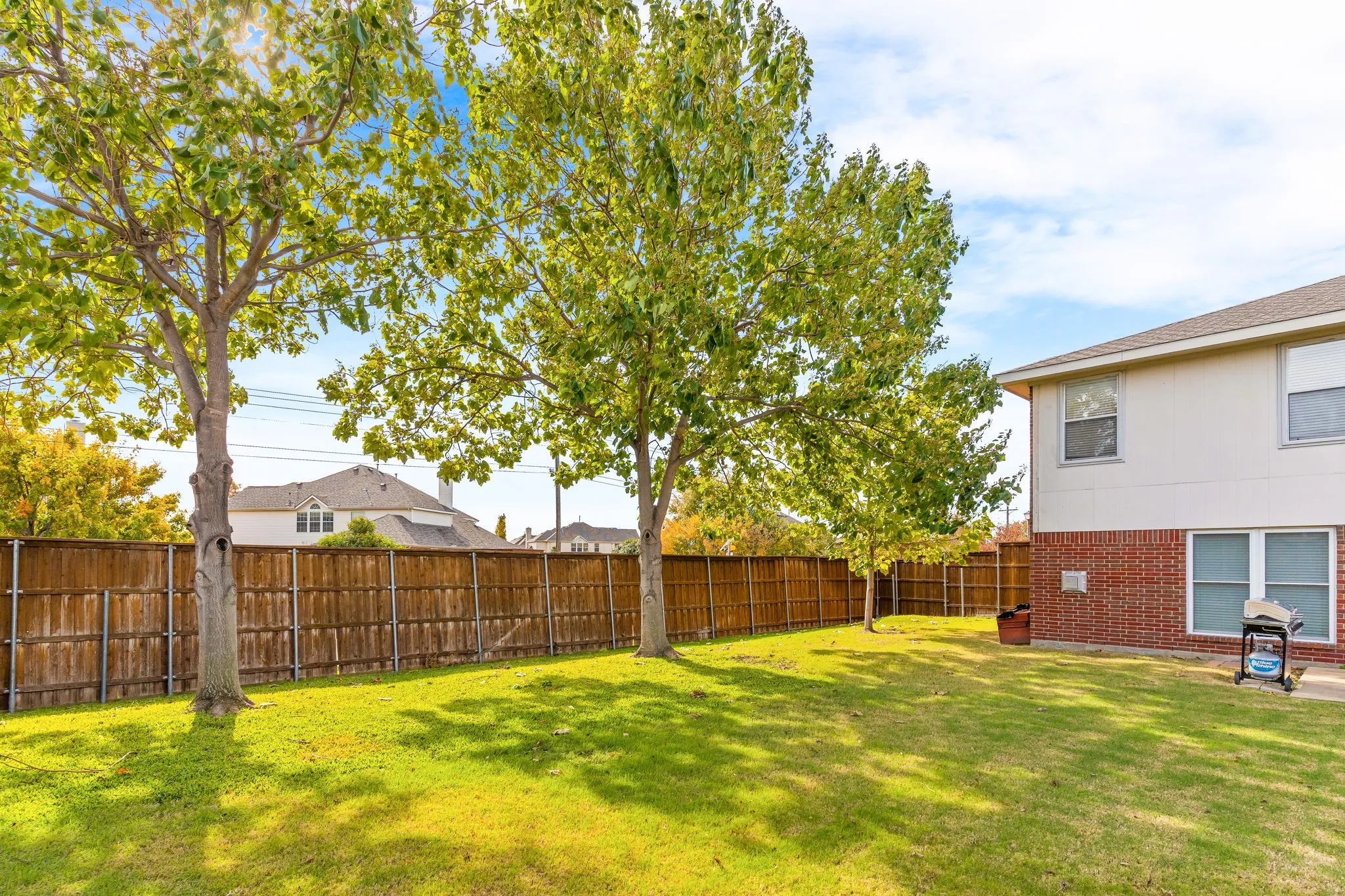Single Family Residence For Sale in Collin County , 1000 Desperado Drive, Murphy, Texas 75094, 3 Bedroom, 3 Bathroom, 2 Garage spaces, 2,674 Sqft, built in 2001, mls#21400444, Real Estate Agent in Murphy, Homes For Sale in Collin county, Homes For Sale in Murphy, Realtor in Murphy Texas, Real Estate Brokerage Independent Realty Texas, Luminita Cordes Realtor