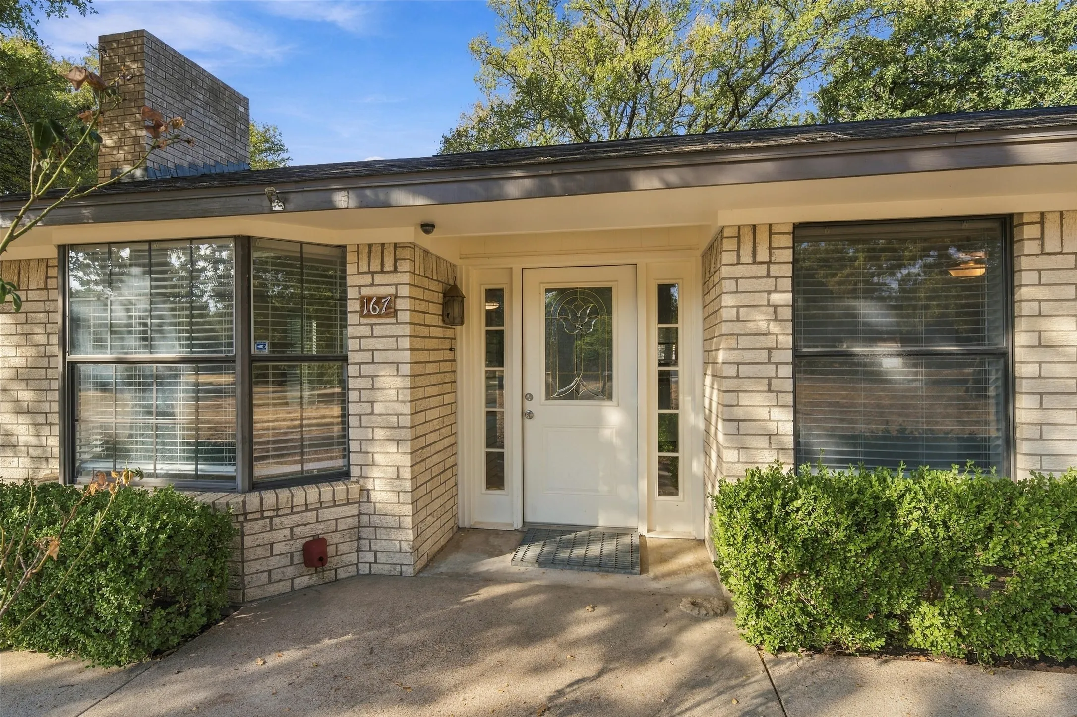 Single Family Residence For Sale in Hill County , 167 Tall Timber Trail, Whitney, Texas 76692, 2 Bedroom, 2 Bathroom, 1 Garage spaces, 1,500 Sqft, built in 1984, mls#21401375, Real Estate Agent in Whitney, Homes For Sale in Hill county, Homes For Sale in Whitney, Realtor in Whitney Texas, Real Estate Brokerage Independent Realty Texas, Luminita Cordes Realtor