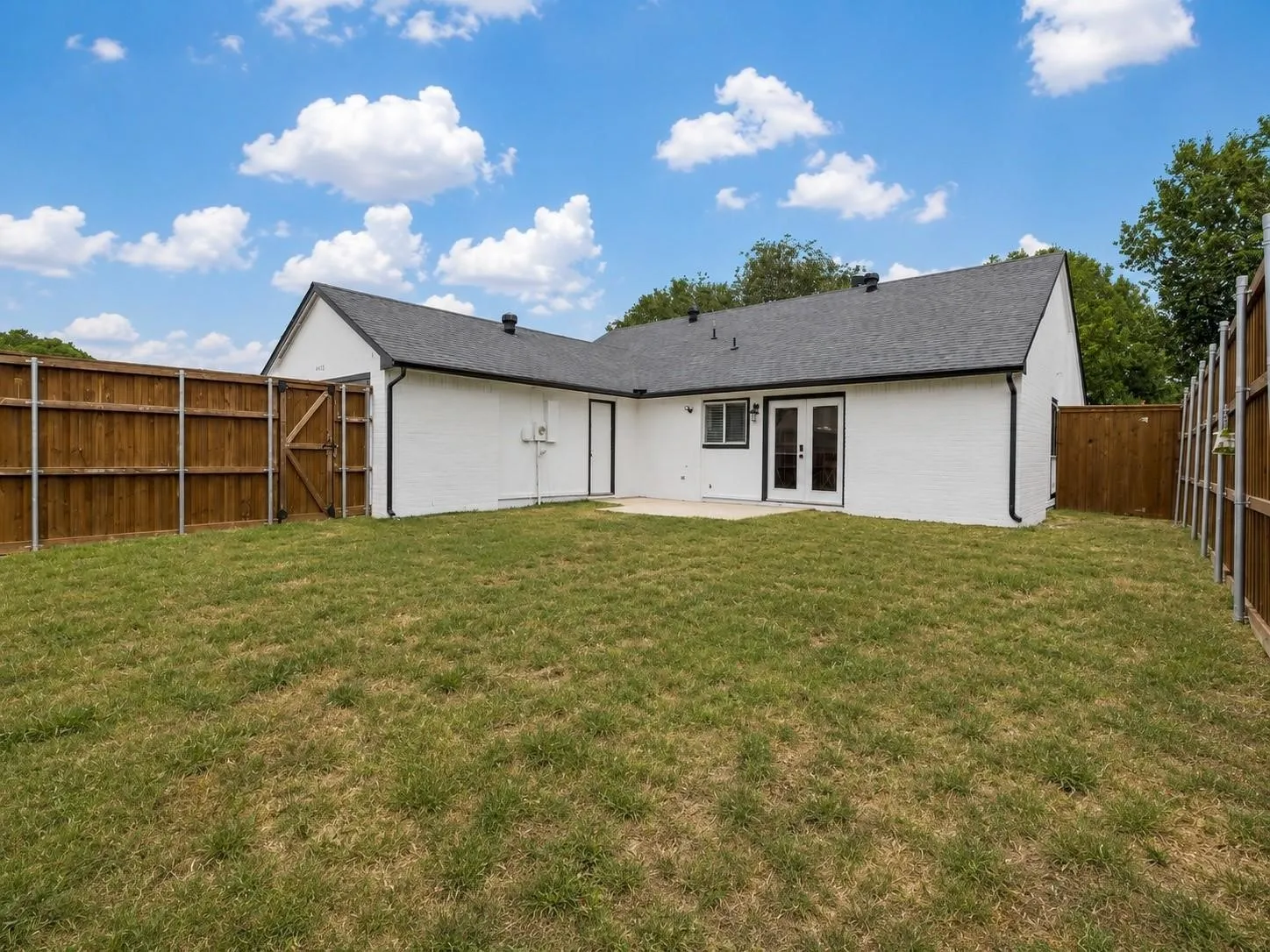 Single Family Residence For Sale in Denton County , 4433 Larner Street, The Colony, Texas 75056, 3 Bedroom, 2 Bathroom, 2 Garage spaces, 1,748 Sqft, built in 1983, mls#21401537, Real Estate Agent in The Colony, Homes For Sale in Denton county, Homes For Sale in The Colony, Realtor in The Colony Texas, Real Estate Brokerage Independent Realty Texas, Luminita Cordes Realtor