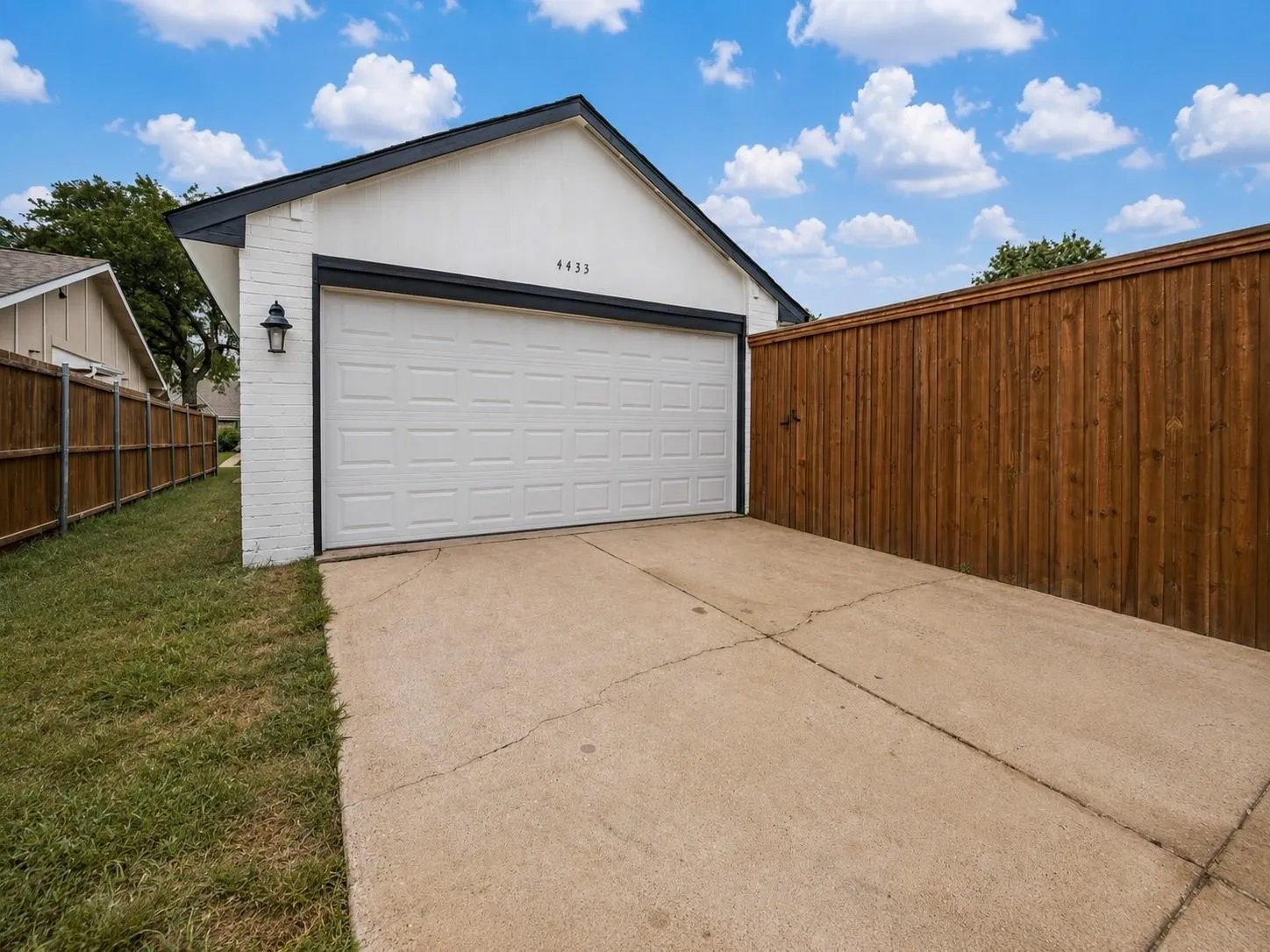 Single Family Residence For Sale in Denton County , 4433 Larner Street, The Colony, Texas 75056, 3 Bedroom, 2 Bathroom, 2 Garage spaces, 1,748 Sqft, built in 1983, mls#21401537, Real Estate Agent in The Colony, Homes For Sale in Denton county, Homes For Sale in The Colony, Realtor in The Colony Texas, Real Estate Brokerage Independent Realty Texas, Luminita Cordes Realtor