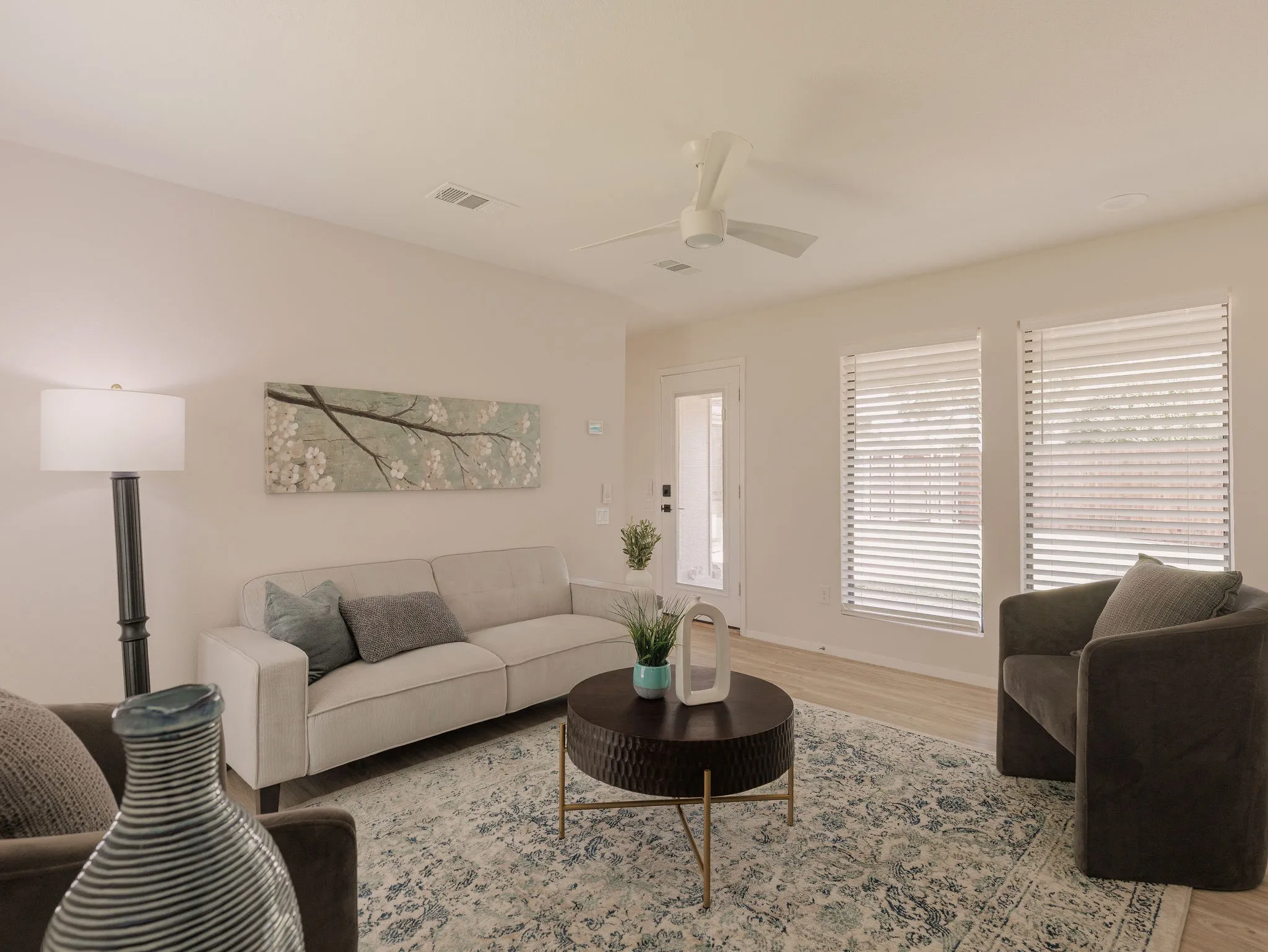 Single Family Residence For Sale in Collin County , 1109 Mill Springs, Richardson, Texas 75080, 3 Bedroom, 3 Bathroom, 3 Garage spaces, 2,333 Sqft, built in 1978, mls#21400610, Real Estate Agent in Richardson, Homes For Sale in Collin county, Homes For Sale in Richardson, Realtor in Richardson Texas, Real Estate Brokerage Independent Realty Texas, Luminita Cordes Realtor