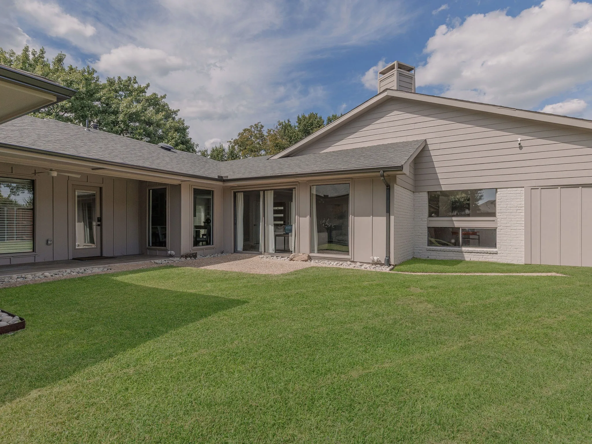 Single Family Residence For Sale in Collin County , 1109 Mill Springs, Richardson, Texas 75080, 3 Bedroom, 3 Bathroom, 3 Garage spaces, 2,333 Sqft, built in 1978, mls#21400610, Real Estate Agent in Richardson, Homes For Sale in Collin county, Homes For Sale in Richardson, Realtor in Richardson Texas, Real Estate Brokerage Independent Realty Texas, Luminita Cordes Realtor