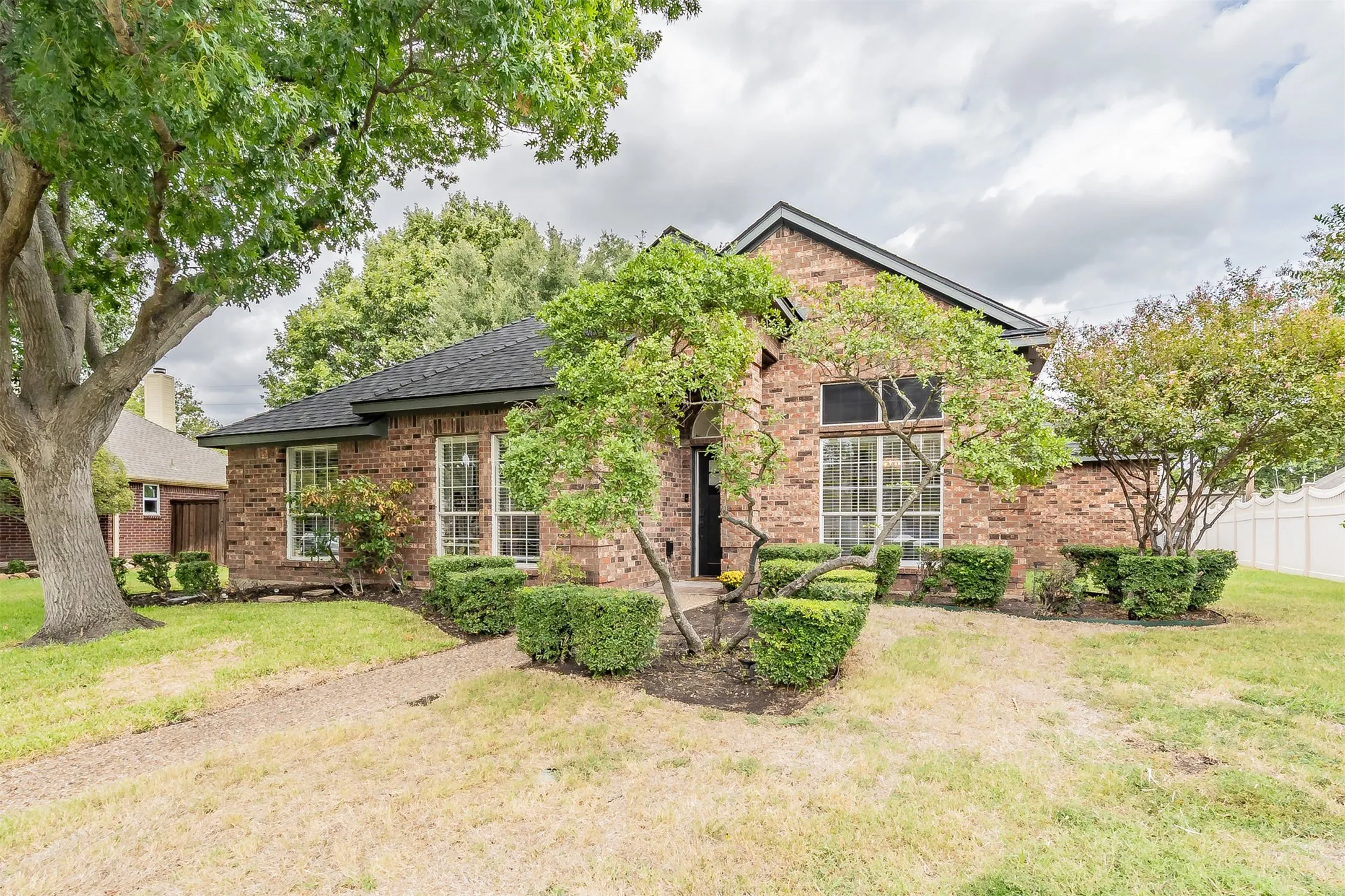 Single Family Residence For Sale in Collin County , 1504 Schooner Bay Drive, Wylie, Texas 75098, 3 Bedroom, 2 Bathroom, 2 Garage spaces, 1,301 Sqft, built in 1988, mls#21401333, Real Estate Agent in Wylie, Homes For Sale in Collin county, Homes For Sale in Wylie, Realtor in Wylie Texas, Real Estate Brokerage Independent Realty Texas, Luminita Cordes Realtor