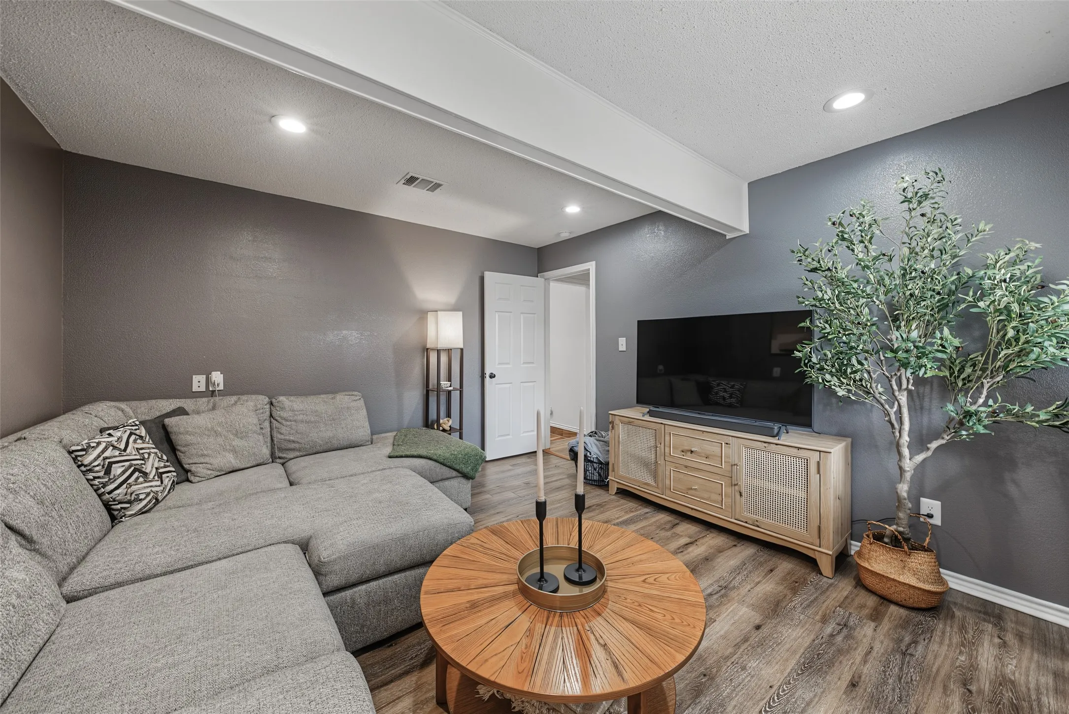 Single Family Residence For Sale in Collin County , 1504 Schooner Bay Drive, Wylie, Texas 75098, 3 Bedroom, 2 Bathroom, 2 Garage spaces, 1,301 Sqft, built in 1988, mls#21401333, Real Estate Agent in Wylie, Homes For Sale in Collin county, Homes For Sale in Wylie, Realtor in Wylie Texas, Real Estate Brokerage Independent Realty Texas, Luminita Cordes Realtor