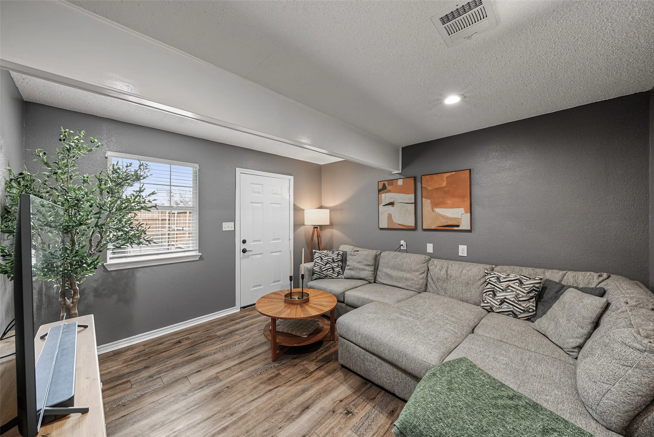 Single Family Residence For Sale in Collin County , 1504 Schooner Bay Drive, Wylie, Texas 75098, 3 Bedroom, 2 Bathroom, 2 Garage spaces, 1,301 Sqft, built in 1988, mls#21401333, Real Estate Agent in Wylie, Homes For Sale in Collin county, Homes For Sale in Wylie, Realtor in Wylie Texas, Real Estate Brokerage Independent Realty Texas, Luminita Cordes Realtor