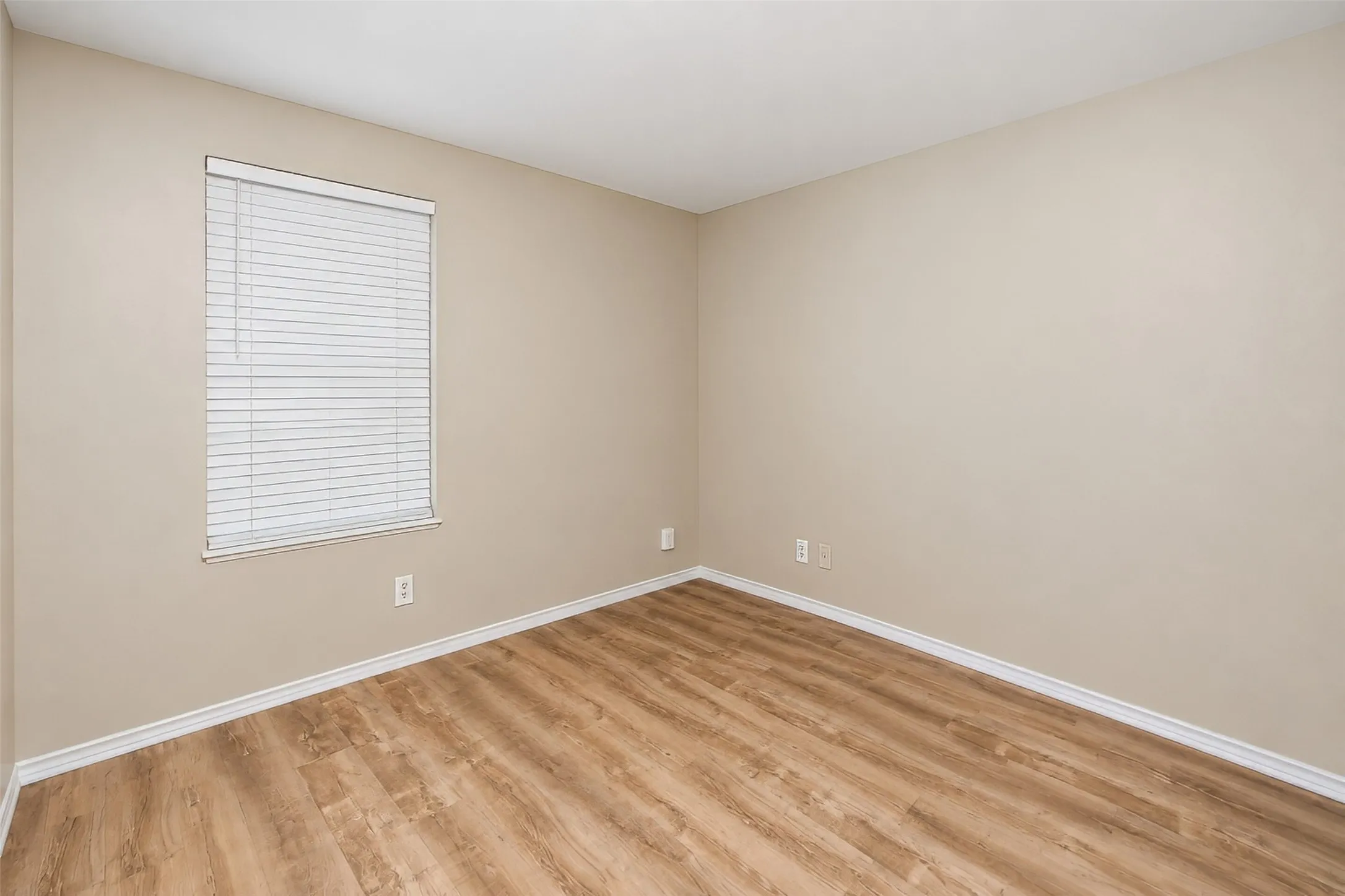 Single Family Residence For Sale in Tarrant County , 625 Horn Street, Crowley, Texas 76036, 3 Bedroom, 2 Bathroom, 2 Garage spaces, 1,804 Sqft, built in 2006, mls#21401476, Real Estate Agent in Crowley, Homes For Sale in Tarrant county, Homes For Sale in Crowley, Realtor in Crowley Texas, Real Estate Brokerage Independent Realty Texas, Luminita Cordes Realtor