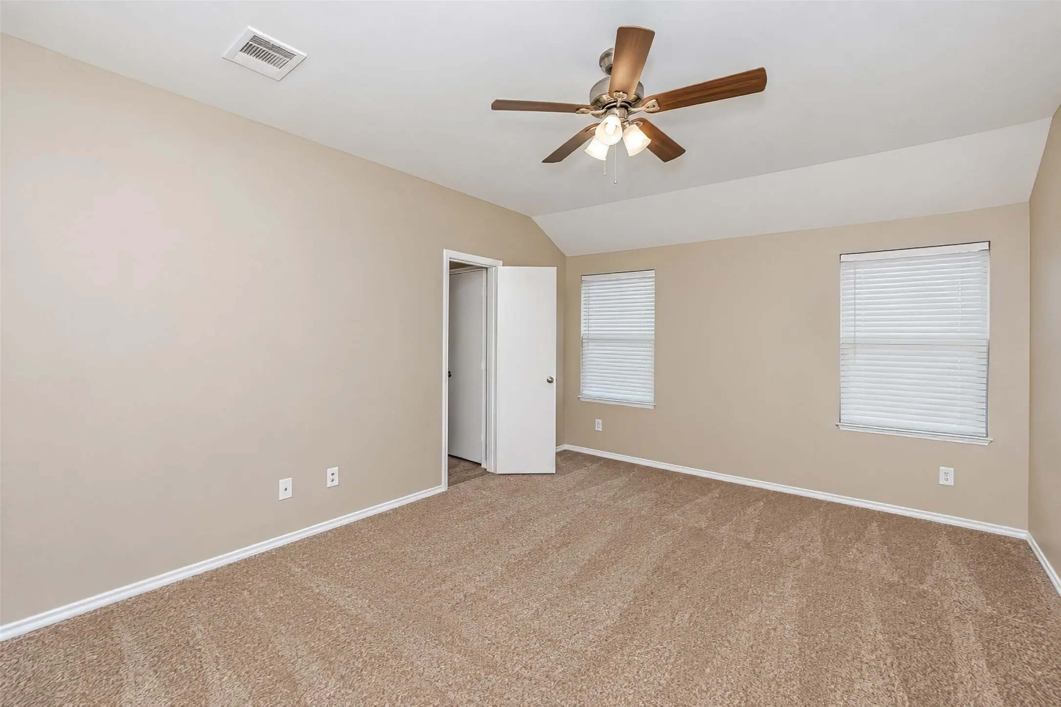 Single Family Residence For Sale in Tarrant County , 625 Horn Street, Crowley, Texas 76036, 3 Bedroom, 2 Bathroom, 2 Garage spaces, 1,804 Sqft, built in 2006, mls#21401476, Real Estate Agent in Crowley, Homes For Sale in Tarrant county, Homes For Sale in Crowley, Realtor in Crowley Texas, Real Estate Brokerage Independent Realty Texas, Luminita Cordes Realtor