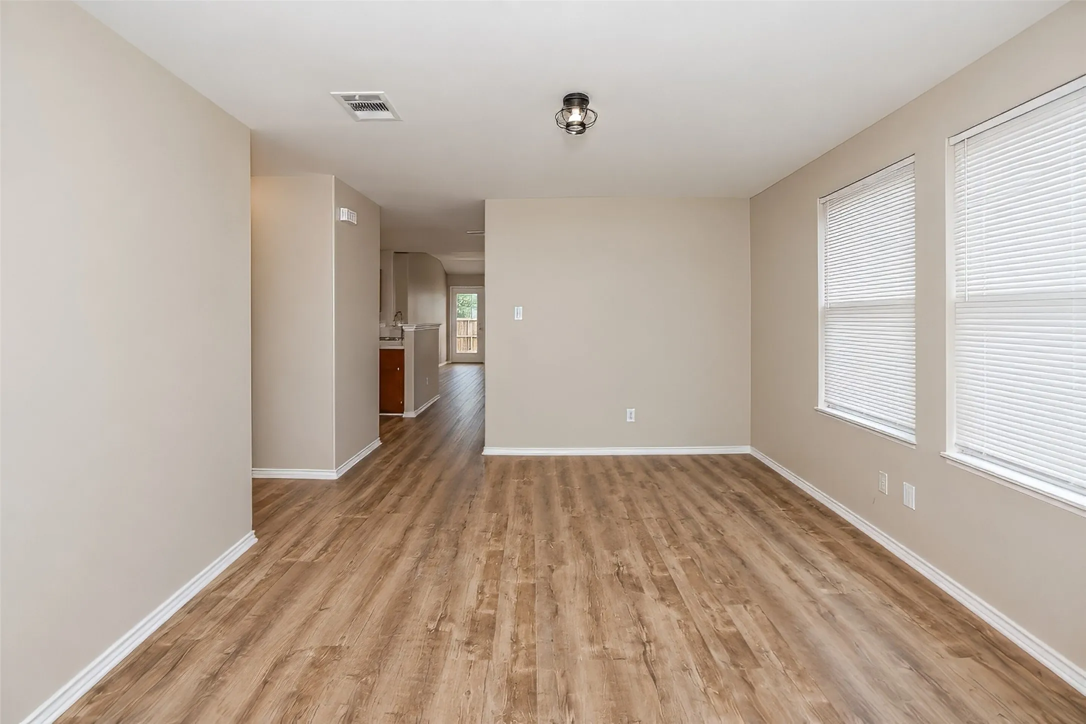 Single Family Residence For Sale in Tarrant County , 625 Horn Street, Crowley, Texas 76036, 3 Bedroom, 2 Bathroom, 2 Garage spaces, 1,804 Sqft, built in 2006, mls#21401476, Real Estate Agent in Crowley, Homes For Sale in Tarrant county, Homes For Sale in Crowley, Realtor in Crowley Texas, Real Estate Brokerage Independent Realty Texas, Luminita Cordes Realtor