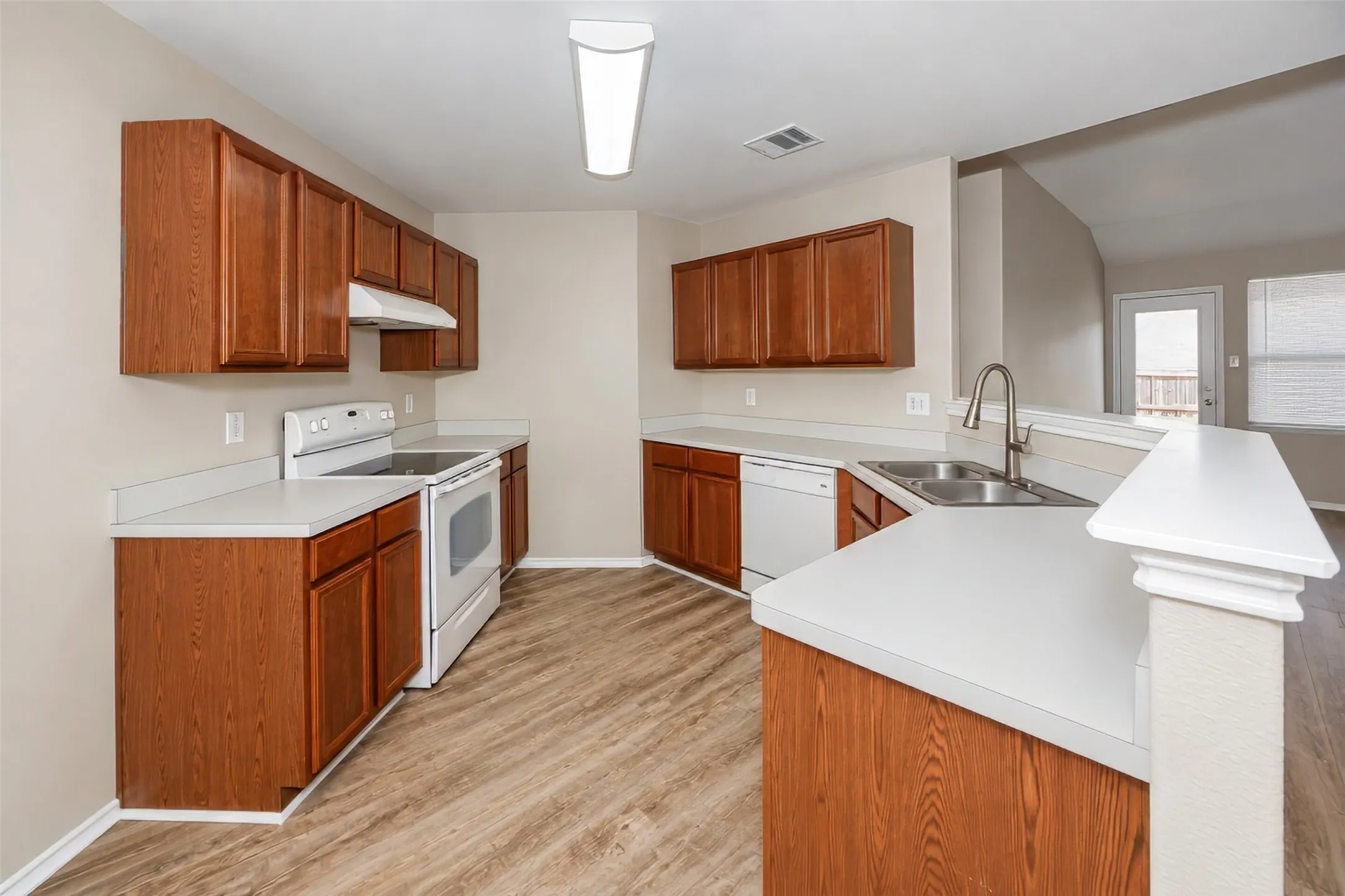 Single Family Residence For Sale in Tarrant County , 625 Horn Street, Crowley, Texas 76036, 3 Bedroom, 2 Bathroom, 2 Garage spaces, 1,804 Sqft, built in 2006, mls#21401476, Real Estate Agent in Crowley, Homes For Sale in Tarrant county, Homes For Sale in Crowley, Realtor in Crowley Texas, Real Estate Brokerage Independent Realty Texas, Luminita Cordes Realtor