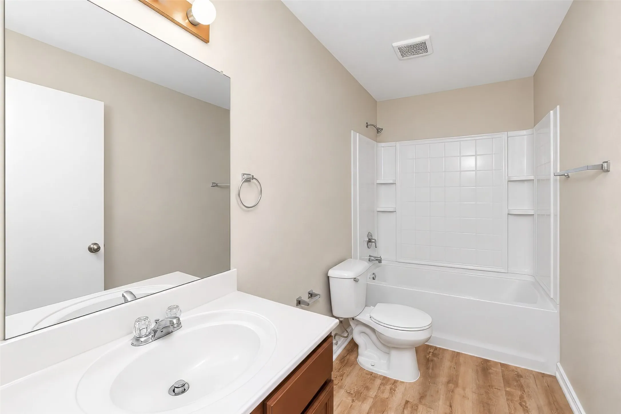 Single Family Residence For Sale in Tarrant County , 625 Horn Street, Crowley, Texas 76036, 3 Bedroom, 2 Bathroom, 2 Garage spaces, 1,804 Sqft, built in 2006, mls#21401476, Real Estate Agent in Crowley, Homes For Sale in Tarrant county, Homes For Sale in Crowley, Realtor in Crowley Texas, Real Estate Brokerage Independent Realty Texas, Luminita Cordes Realtor