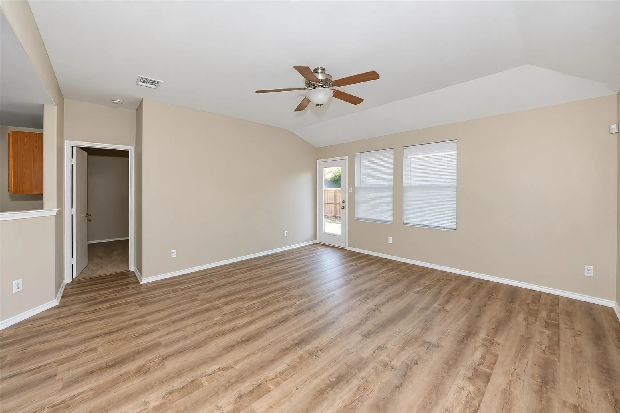 Single Family Residence For Sale in Tarrant County , 625 Horn Street, Crowley, Texas 76036, 3 Bedroom, 2 Bathroom, 2 Garage spaces, 1,804 Sqft, built in 2006, mls#21401476, Real Estate Agent in Crowley, Homes For Sale in Tarrant county, Homes For Sale in Crowley, Realtor in Crowley Texas, Real Estate Brokerage Independent Realty Texas, Luminita Cordes Realtor