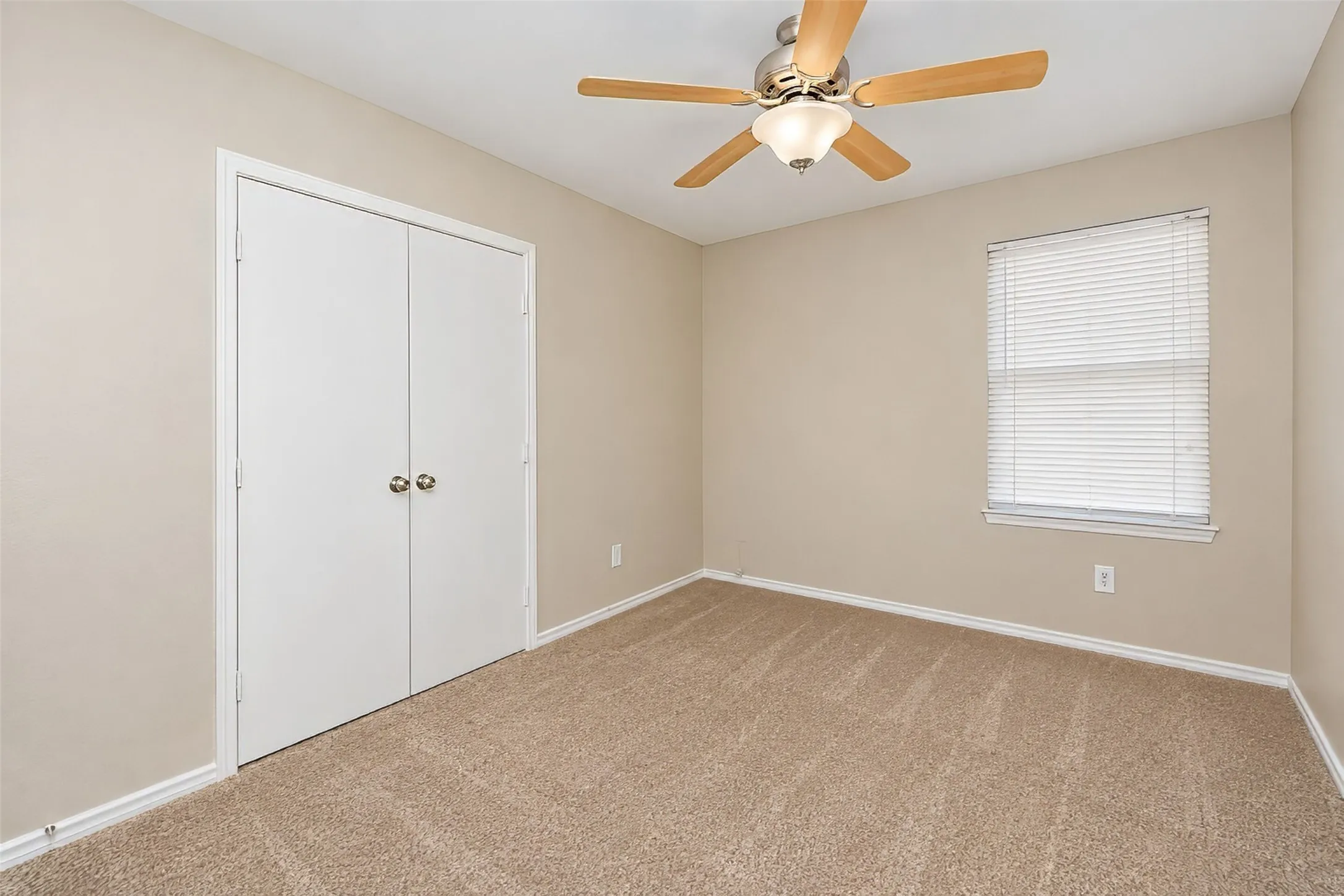 Single Family Residence For Sale in Tarrant County , 625 Horn Street, Crowley, Texas 76036, 3 Bedroom, 2 Bathroom, 2 Garage spaces, 1,804 Sqft, built in 2006, mls#21401476, Real Estate Agent in Crowley, Homes For Sale in Tarrant county, Homes For Sale in Crowley, Realtor in Crowley Texas, Real Estate Brokerage Independent Realty Texas, Luminita Cordes Realtor