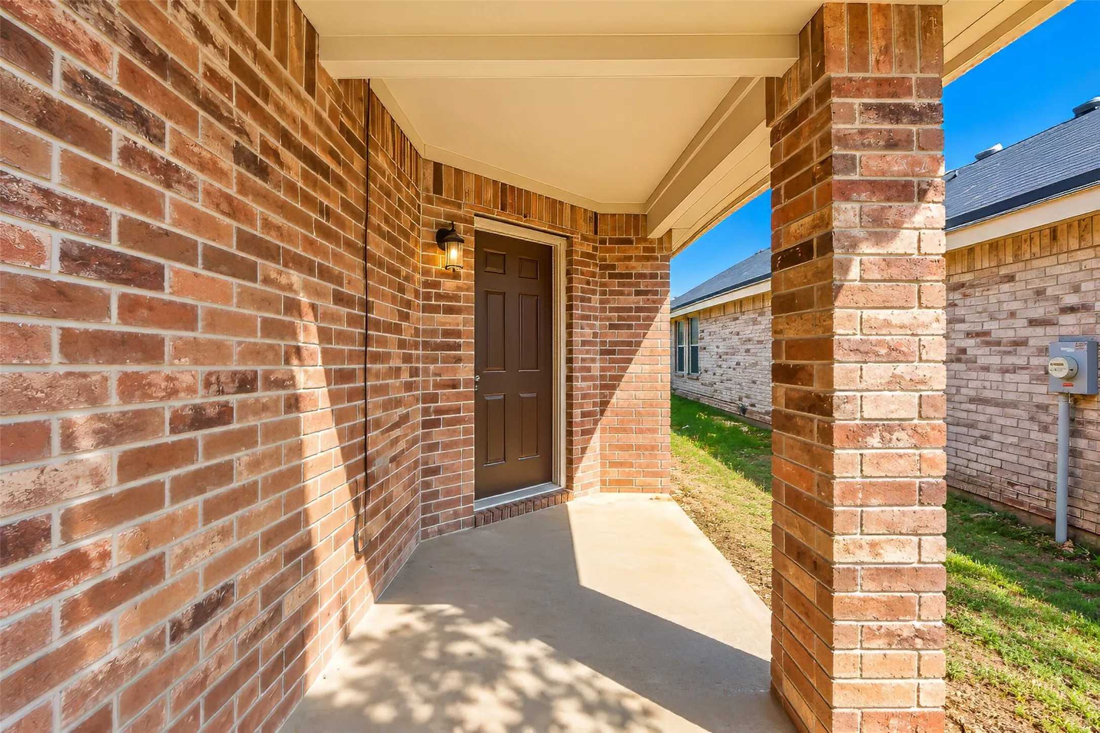Single Family Residence For Sale in Tarrant County , 625 Horn Street, Crowley, Texas 76036, 3 Bedroom, 2 Bathroom, 2 Garage spaces, 1,804 Sqft, built in 2006, mls#21401476, Real Estate Agent in Crowley, Homes For Sale in Tarrant county, Homes For Sale in Crowley, Realtor in Crowley Texas, Real Estate Brokerage Independent Realty Texas, Luminita Cordes Realtor