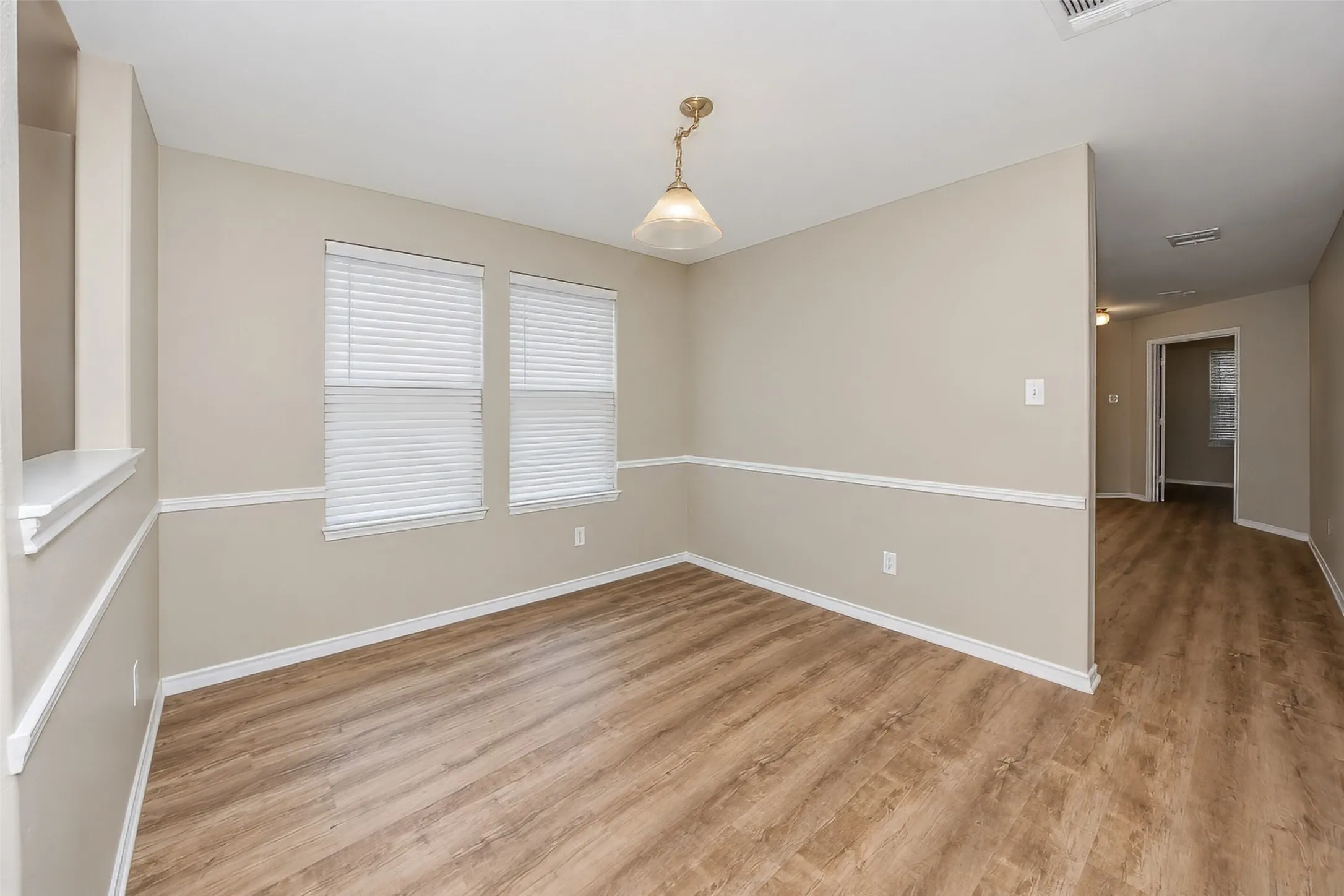 Single Family Residence For Sale in Tarrant County , 625 Horn Street, Crowley, Texas 76036, 3 Bedroom, 2 Bathroom, 2 Garage spaces, 1,804 Sqft, built in 2006, mls#21401476, Real Estate Agent in Crowley, Homes For Sale in Tarrant county, Homes For Sale in Crowley, Realtor in Crowley Texas, Real Estate Brokerage Independent Realty Texas, Luminita Cordes Realtor