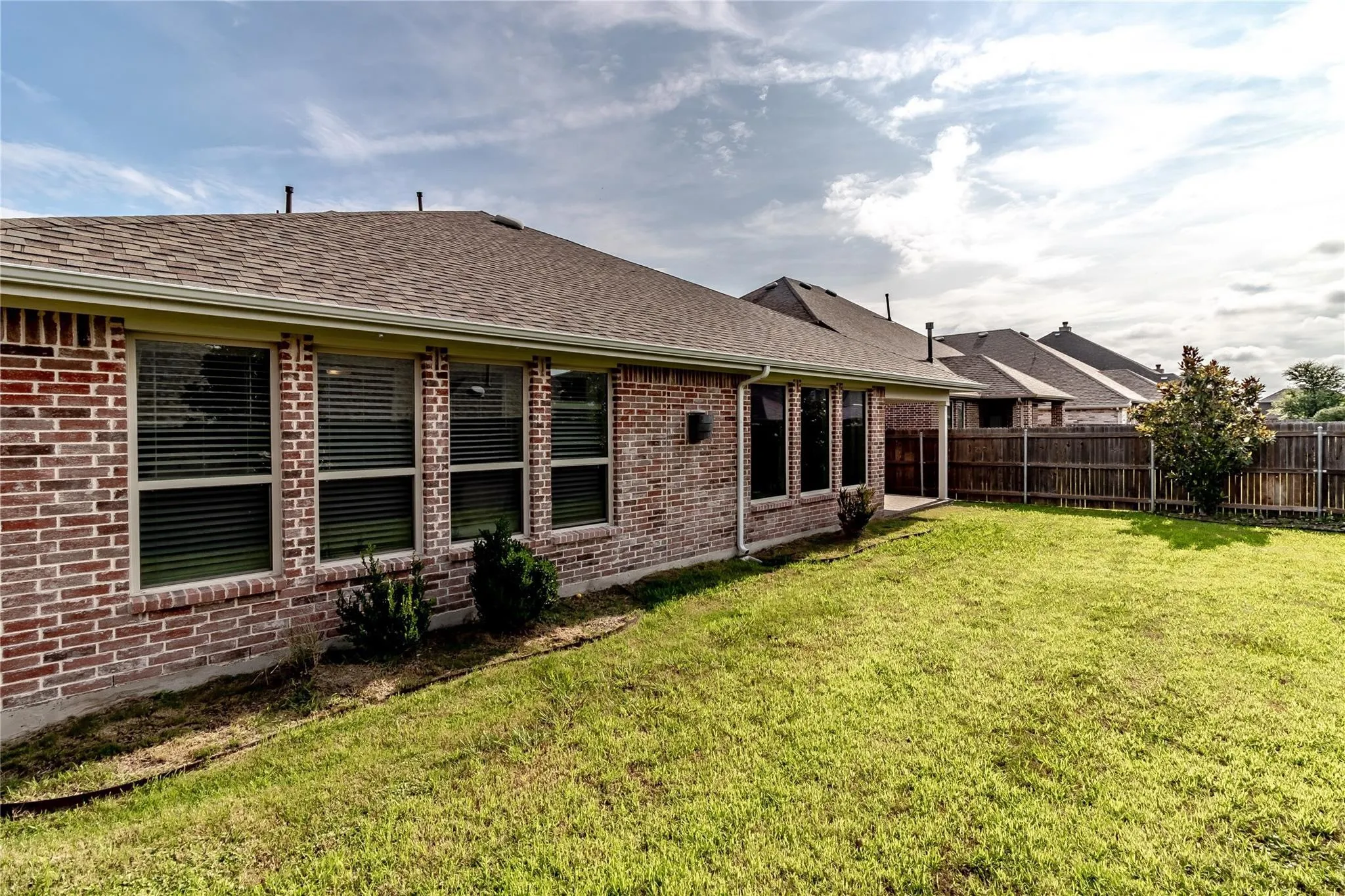 Single Family Residence For Rent in Kaufman County , 1609 Cedar Crest Drive, Forney, Texas 75126, 4 Bedroom, 3 Bathroom, 2 Garage spaces, 3,239 Sqft, built in 2017, mls#21401445, Real Estate Agent in Forney, Homes For Rent in Kaufman county, Homes For Rent in Forney, Realtor in Forney Texas, Real Estate Brokerage Independent Realty Texas, Luminita Cordes Realtor