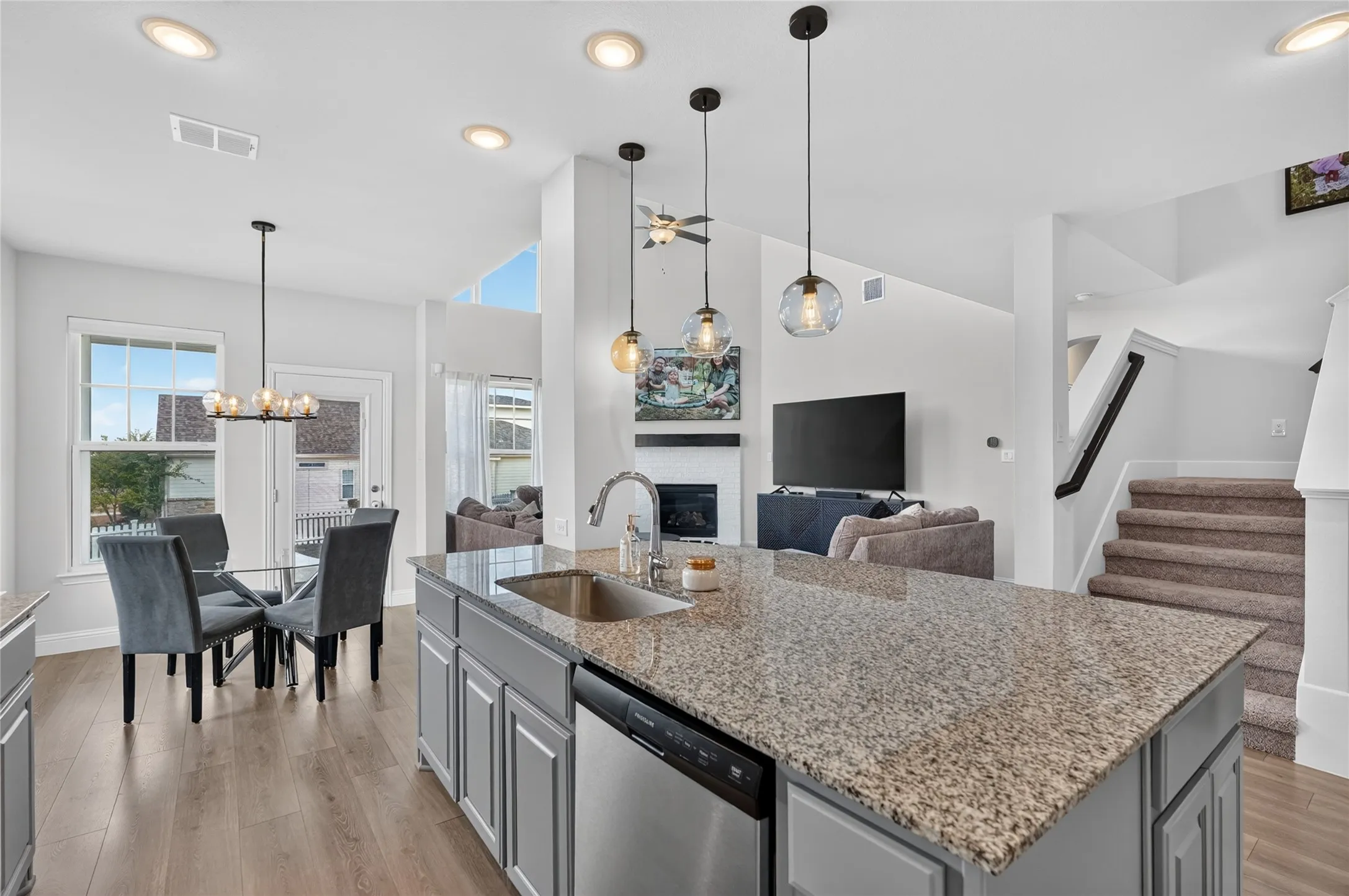 Single Family Residence For Sale in Dallas County , 3514 Patience Boulevard, Dallas, Texas 75236, 4 Bedroom, 4 Bathroom, 2 Garage spaces, 3,170 Sqft, built in 2021, mls#21401456, Real Estate Agent in Dallas, Homes For Sale in Dallas county, Homes For Sale in Dallas, Realtor in Dallas Texas, Real Estate Brokerage Independent Realty Texas, Luminita Cordes Realtor