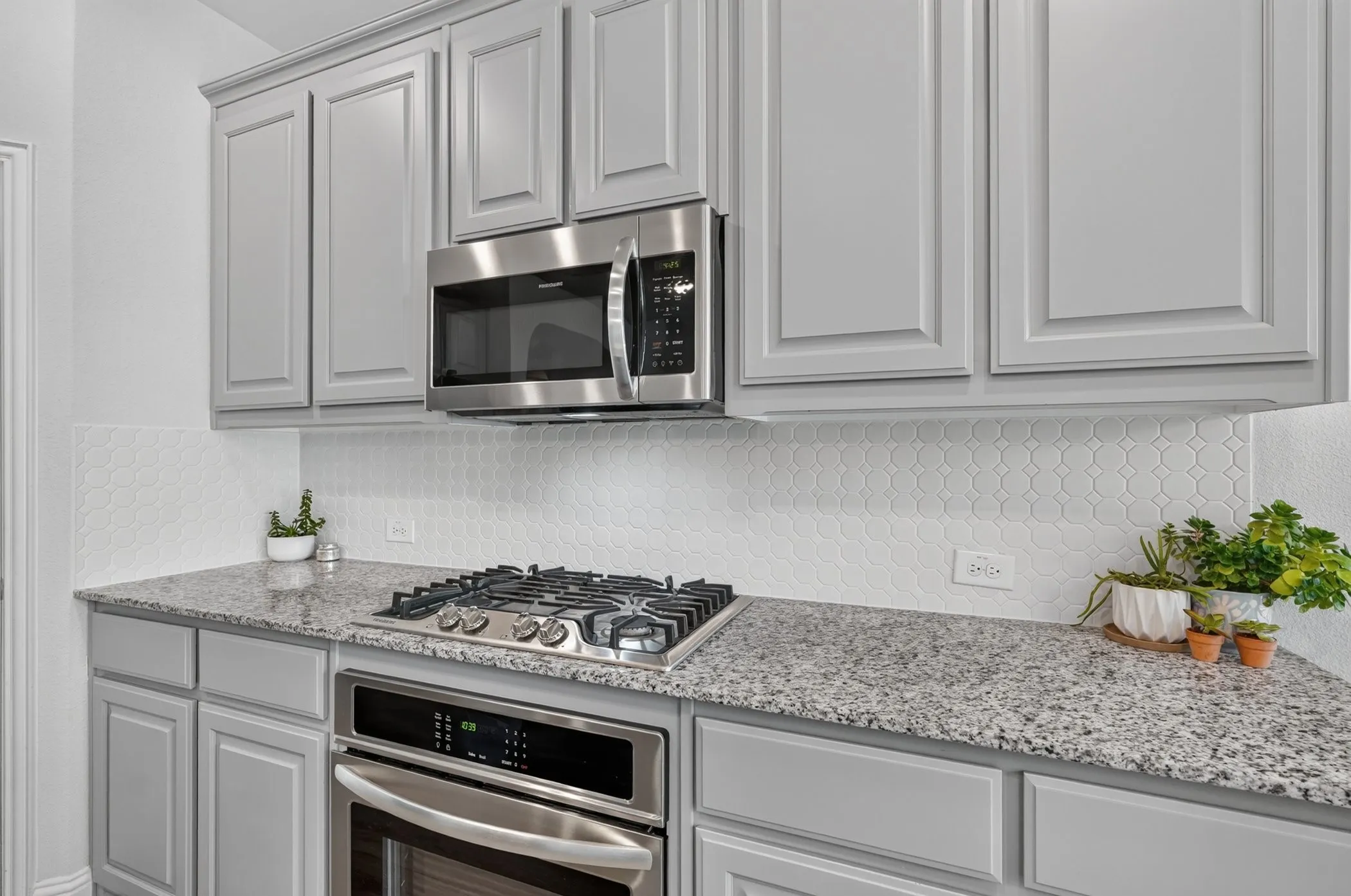 Single Family Residence For Sale in Dallas County , 3514 Patience Boulevard, Dallas, Texas 75236, 4 Bedroom, 4 Bathroom, 2 Garage spaces, 3,170 Sqft, built in 2021, mls#21401456, Real Estate Agent in Dallas, Homes For Sale in Dallas county, Homes For Sale in Dallas, Realtor in Dallas Texas, Real Estate Brokerage Independent Realty Texas, Luminita Cordes Realtor
