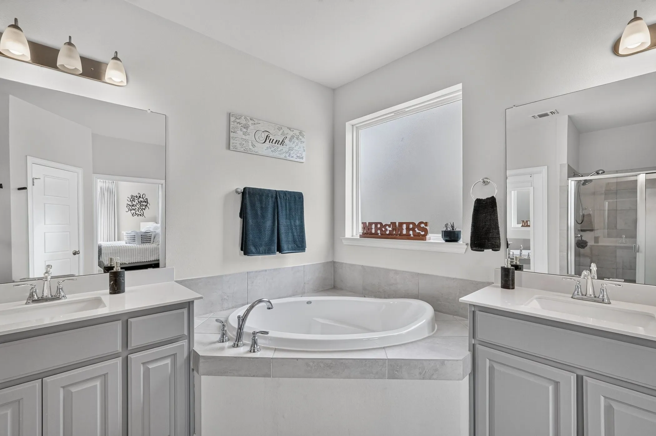 Single Family Residence For Sale in Dallas County , 3514 Patience Boulevard, Dallas, Texas 75236, 4 Bedroom, 4 Bathroom, 2 Garage spaces, 3,170 Sqft, built in 2021, mls#21401456, Real Estate Agent in Dallas, Homes For Sale in Dallas county, Homes For Sale in Dallas, Realtor in Dallas Texas, Real Estate Brokerage Independent Realty Texas, Luminita Cordes Realtor