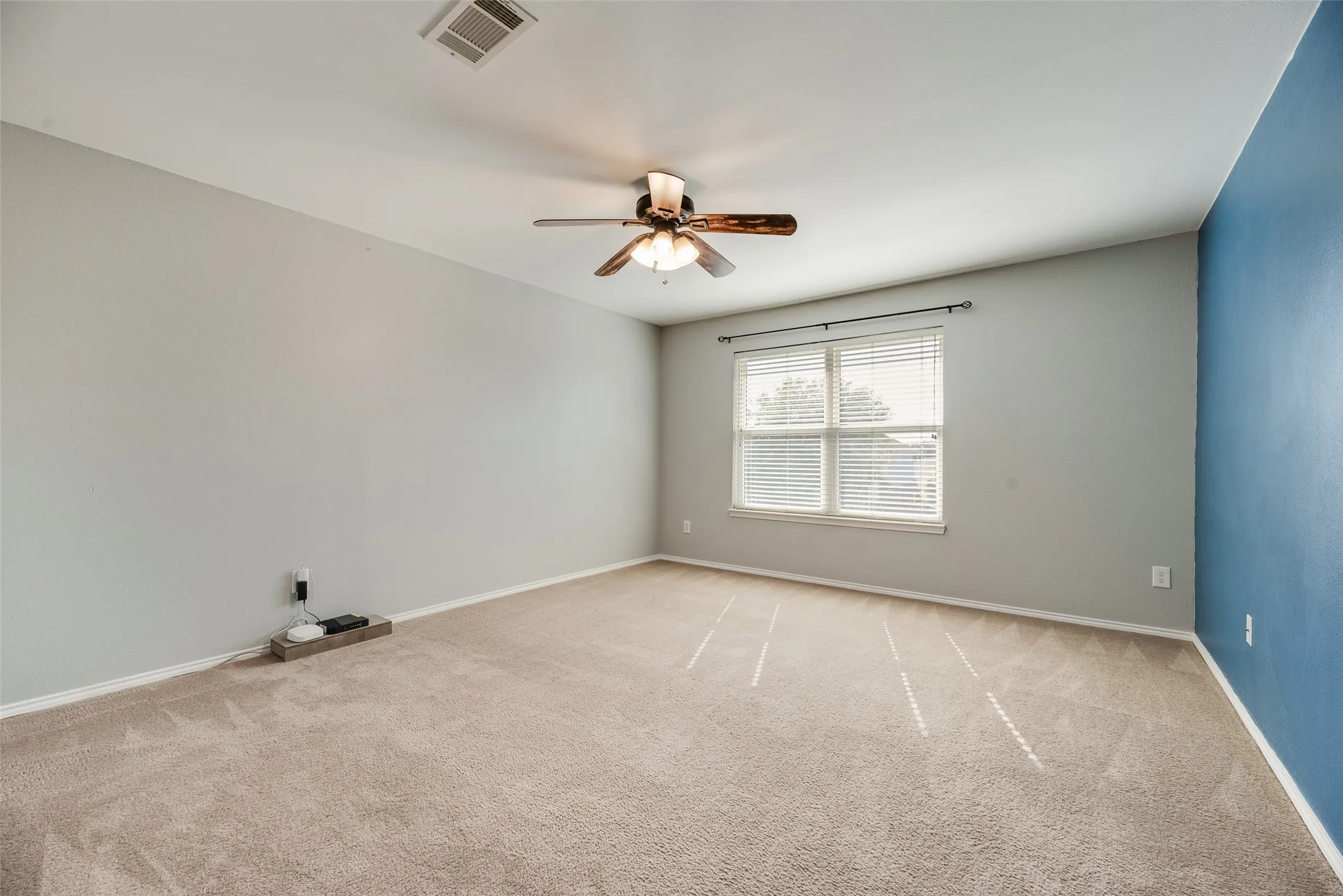 Single Family Residence For Sale in Denton County , 905 Elizabeth Drive, Lewisville, Texas 75067, 5 Bedroom, 3 Bathroom, 2 Garage spaces, 2,894 Sqft, built in 1999, mls#21398745, Real Estate Agent in Lewisville, Homes For Sale in Denton county, Homes For Sale in Lewisville, Realtor in Lewisville Texas, Real Estate Brokerage Independent Realty Texas, Luminita Cordes Realtor
