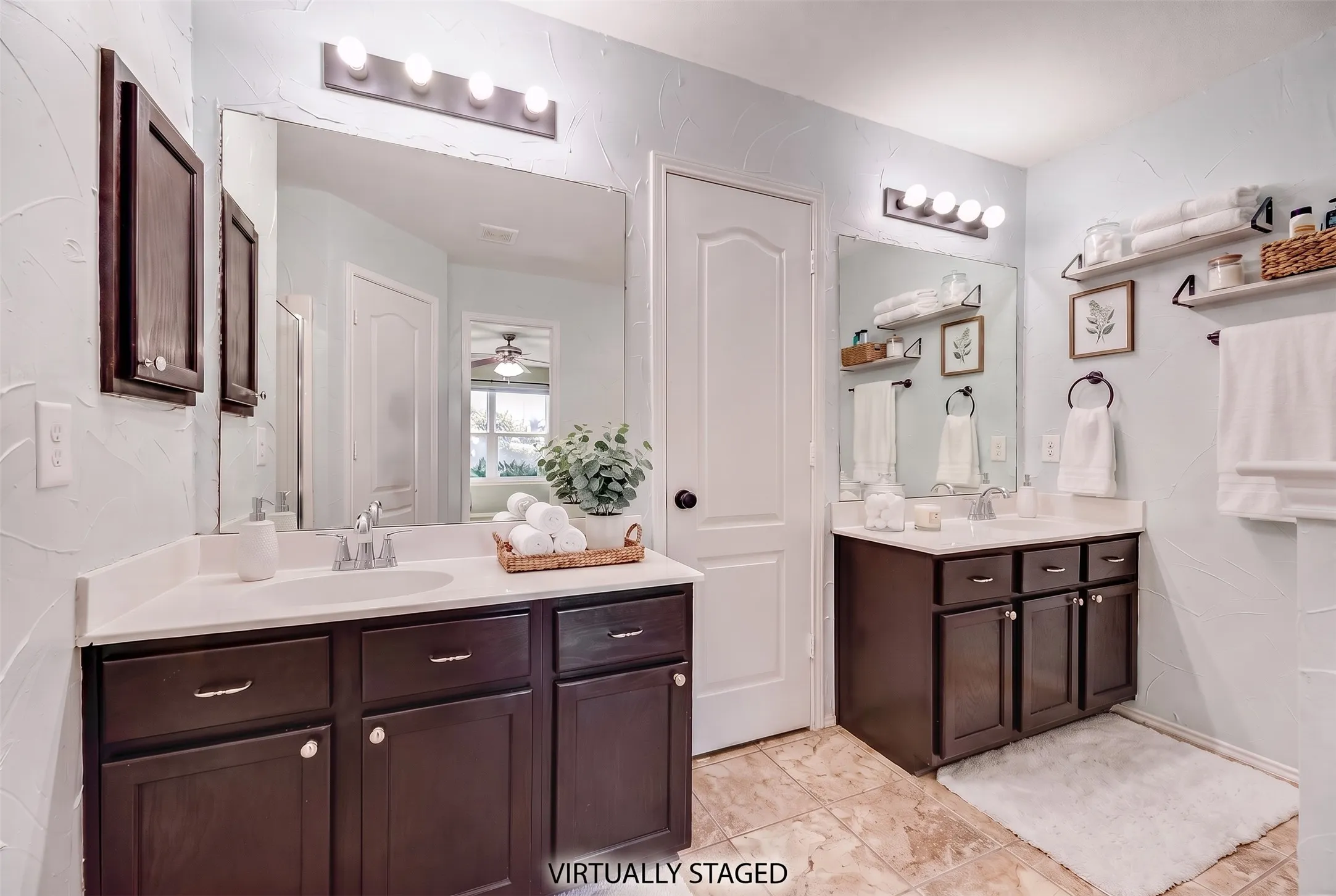 Single Family Residence For Sale in Denton County , 905 Elizabeth Drive, Lewisville, Texas 75067, 5 Bedroom, 3 Bathroom, 2 Garage spaces, 2,894 Sqft, built in 1999, mls#21398745, Real Estate Agent in Lewisville, Homes For Sale in Denton county, Homes For Sale in Lewisville, Realtor in Lewisville Texas, Real Estate Brokerage Independent Realty Texas, Luminita Cordes Realtor