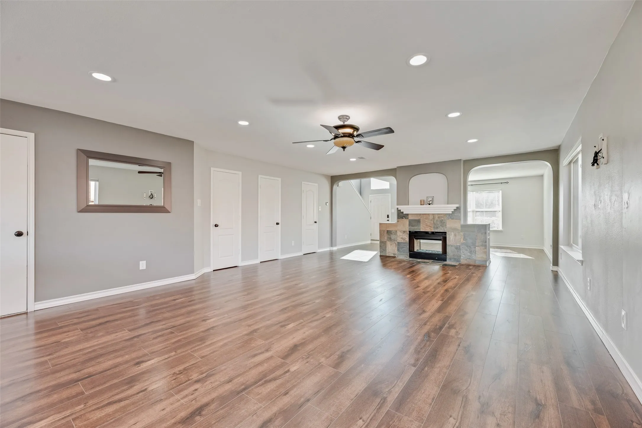 Single Family Residence For Sale in Denton County , 905 Elizabeth Drive, Lewisville, Texas 75067, 5 Bedroom, 3 Bathroom, 2 Garage spaces, 2,894 Sqft, built in 1999, mls#21398745, Real Estate Agent in Lewisville, Homes For Sale in Denton county, Homes For Sale in Lewisville, Realtor in Lewisville Texas, Real Estate Brokerage Independent Realty Texas, Luminita Cordes Realtor