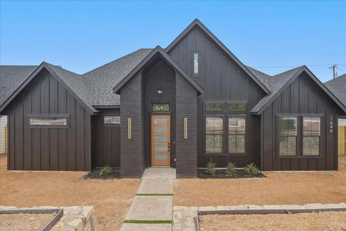 Single Family Residence For Sale in Dallas County , 1648 W Wintergreen Road, Lancaster, Texas 75134, 4 Bedroom, 2 Bathroom, 2 Garage spaces, 1,879 Sqft, built in 2026, mls#21401514, Real Estate Agent in Lancaster, Homes For Sale in Dallas county, Homes For Sale in Lancaster, Realtor in Lancaster Texas, Real Estate Brokerage Independent Realty Texas, Luminita Cordes Realtor
