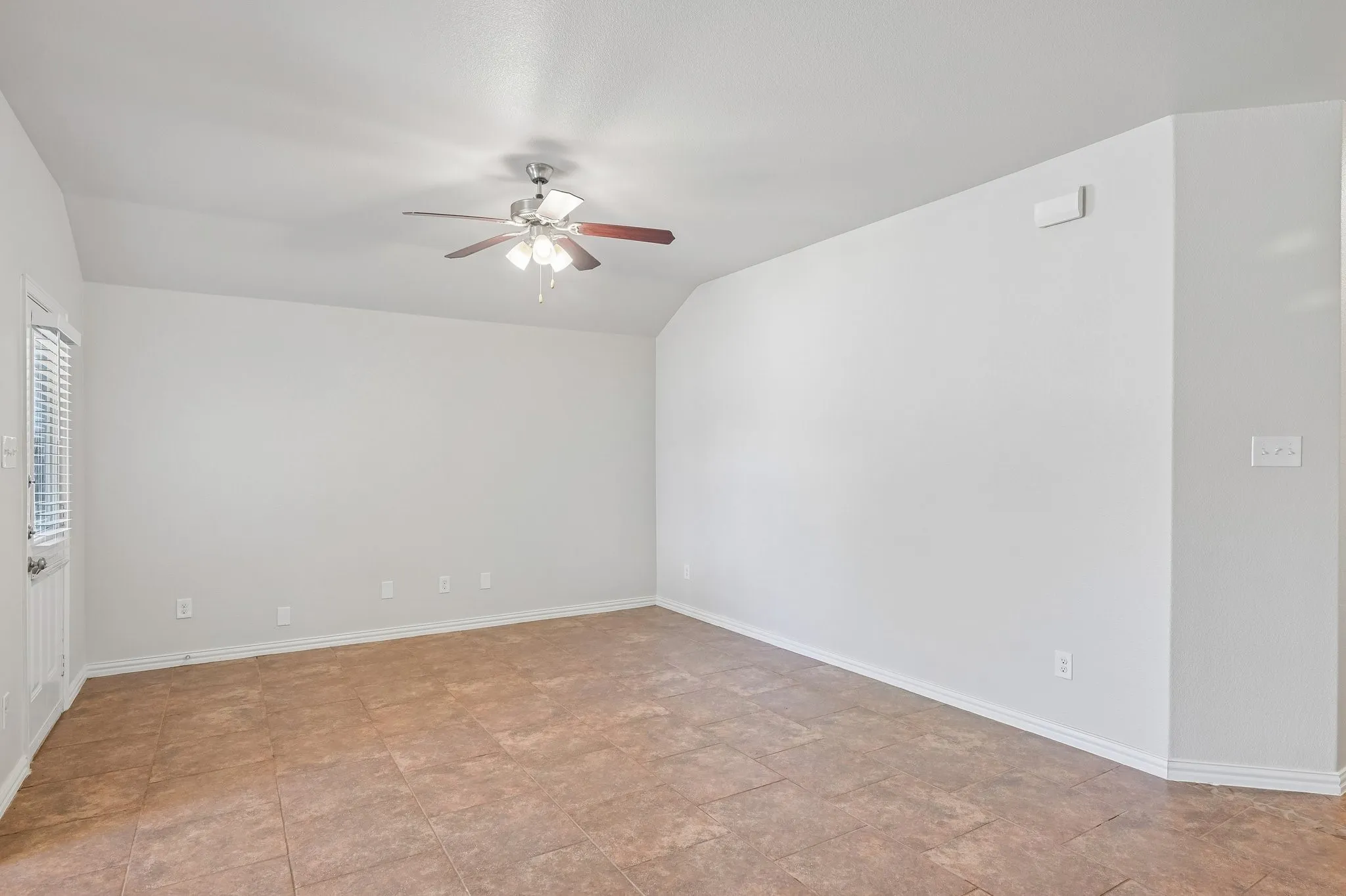 Single Family Residence For Sale in Tarrant County , 2436 Galemeadow Drive, Fort Worth, Texas 76123, 3 Bedroom, 2 Bathroom, 2 Garage spaces, 1,464 Sqft, built in 2013, mls#21396011, Real Estate Agent in Fort Worth, Homes For Sale in Tarrant county, Homes For Sale in Fort Worth, Realtor in Fort Worth Texas, Real Estate Brokerage Independent Realty Texas, Luminita Cordes Realtor