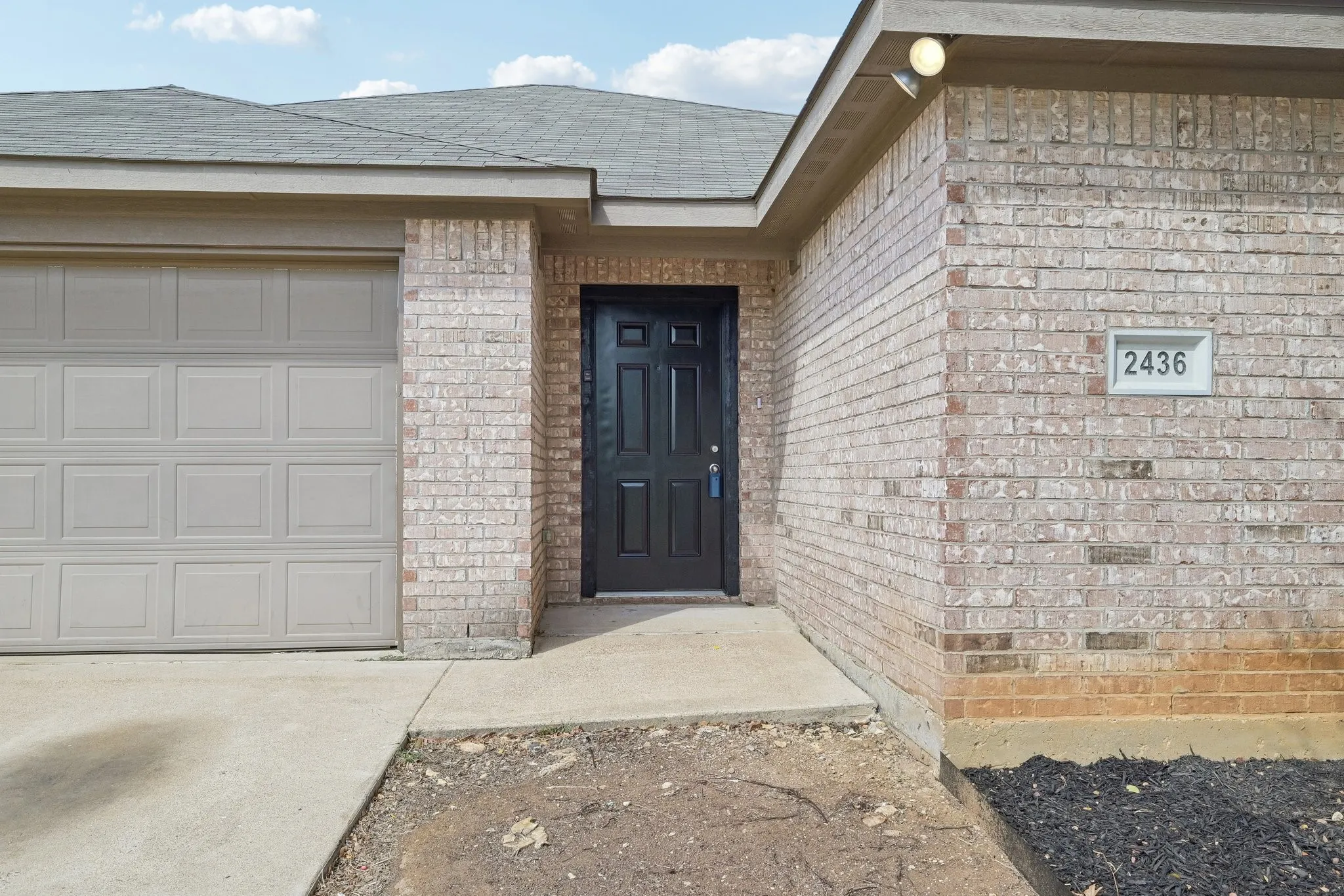 Single Family Residence For Sale in Tarrant County , 2436 Galemeadow Drive, Fort Worth, Texas 76123, 3 Bedroom, 2 Bathroom, 2 Garage spaces, 1,464 Sqft, built in 2013, mls#21396011, Real Estate Agent in Fort Worth, Homes For Sale in Tarrant county, Homes For Sale in Fort Worth, Realtor in Fort Worth Texas, Real Estate Brokerage Independent Realty Texas, Luminita Cordes Realtor