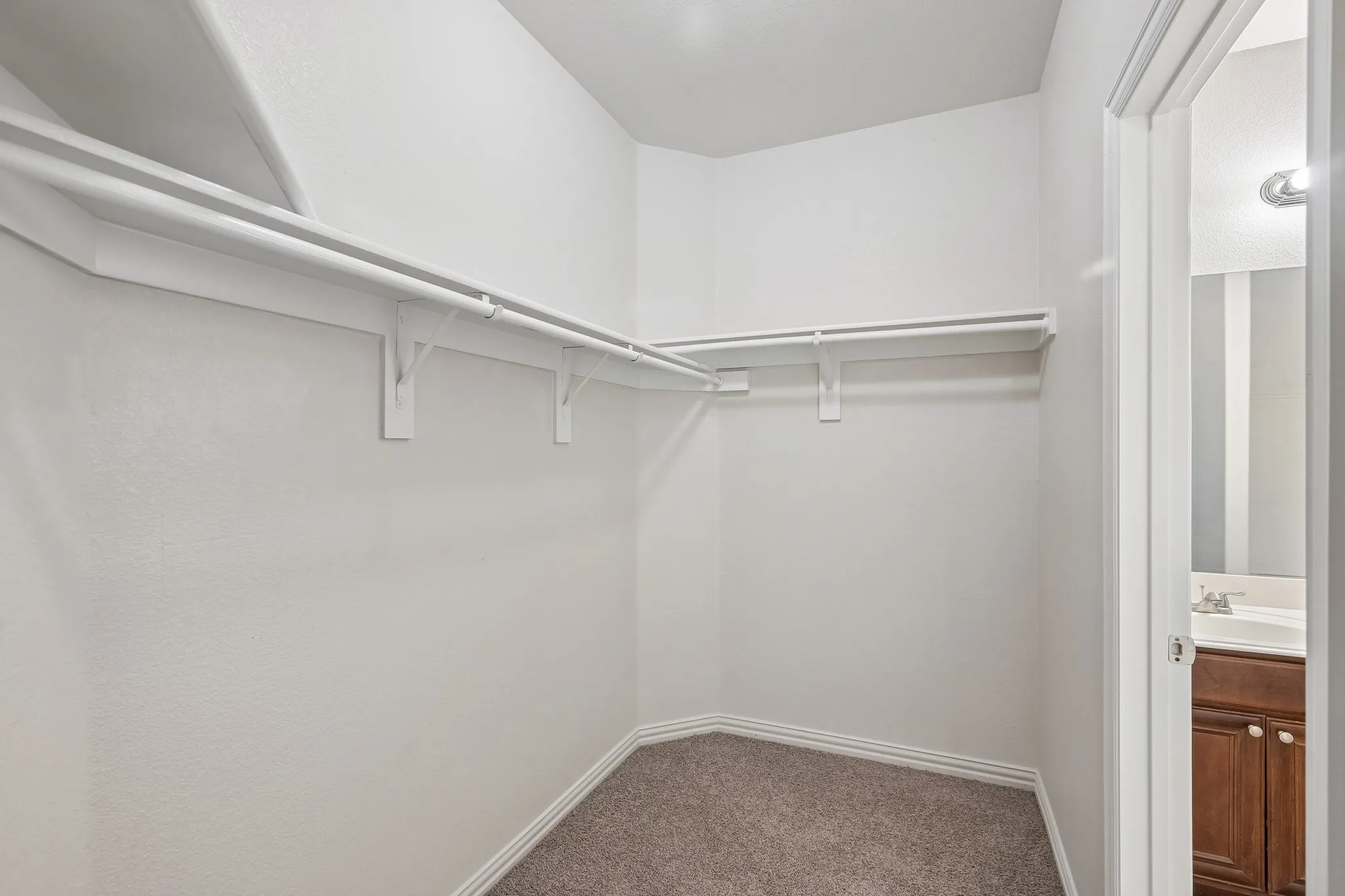 Single Family Residence For Sale in Tarrant County , 2436 Galemeadow Drive, Fort Worth, Texas 76123, 3 Bedroom, 2 Bathroom, 2 Garage spaces, 1,464 Sqft, built in 2013, mls#21396011, Real Estate Agent in Fort Worth, Homes For Sale in Tarrant county, Homes For Sale in Fort Worth, Realtor in Fort Worth Texas, Real Estate Brokerage Independent Realty Texas, Luminita Cordes Realtor