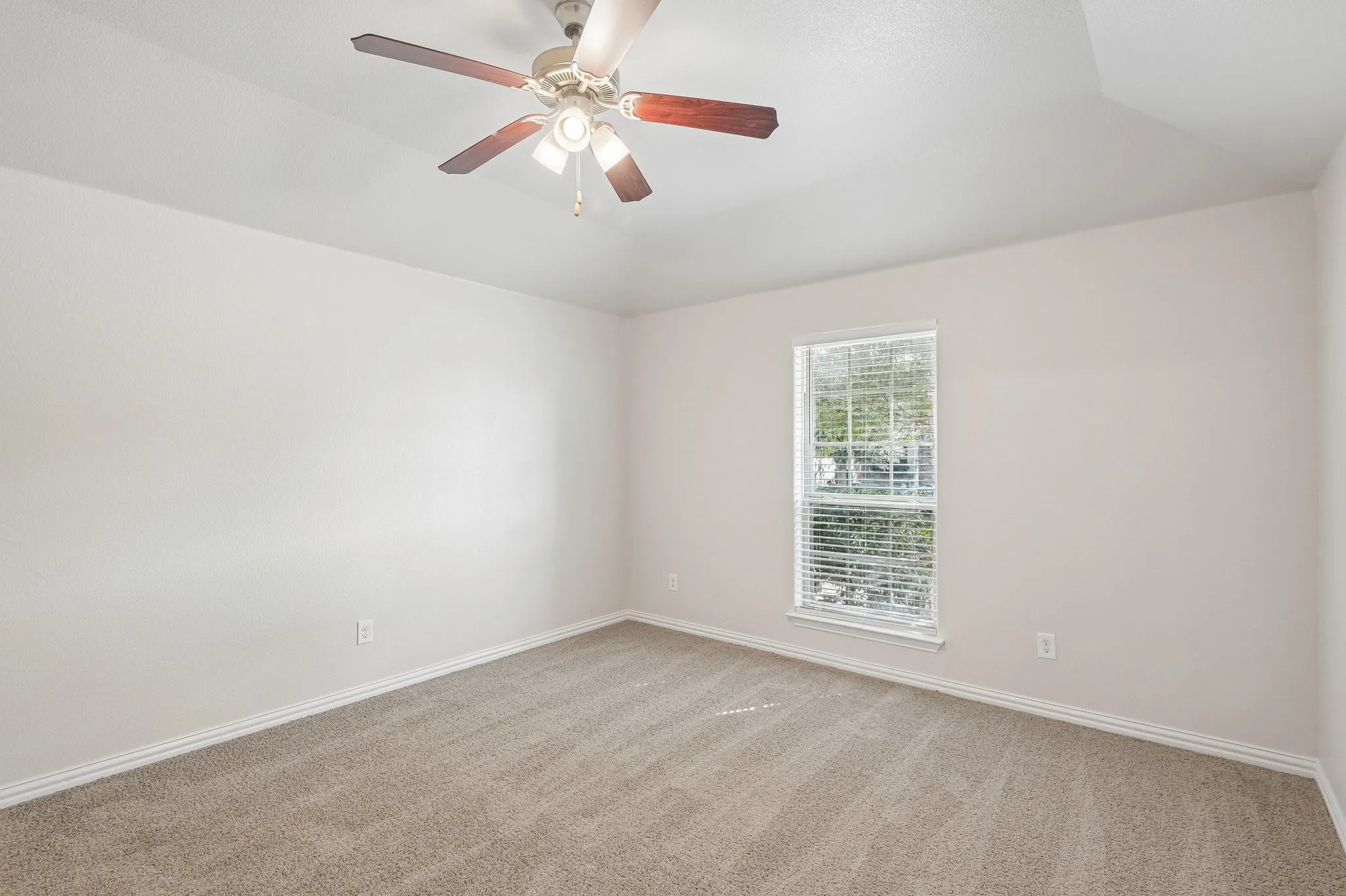 Single Family Residence For Sale in Tarrant County , 2436 Galemeadow Drive, Fort Worth, Texas 76123, 3 Bedroom, 2 Bathroom, 2 Garage spaces, 1,464 Sqft, built in 2013, mls#21396011, Real Estate Agent in Fort Worth, Homes For Sale in Tarrant county, Homes For Sale in Fort Worth, Realtor in Fort Worth Texas, Real Estate Brokerage Independent Realty Texas, Luminita Cordes Realtor