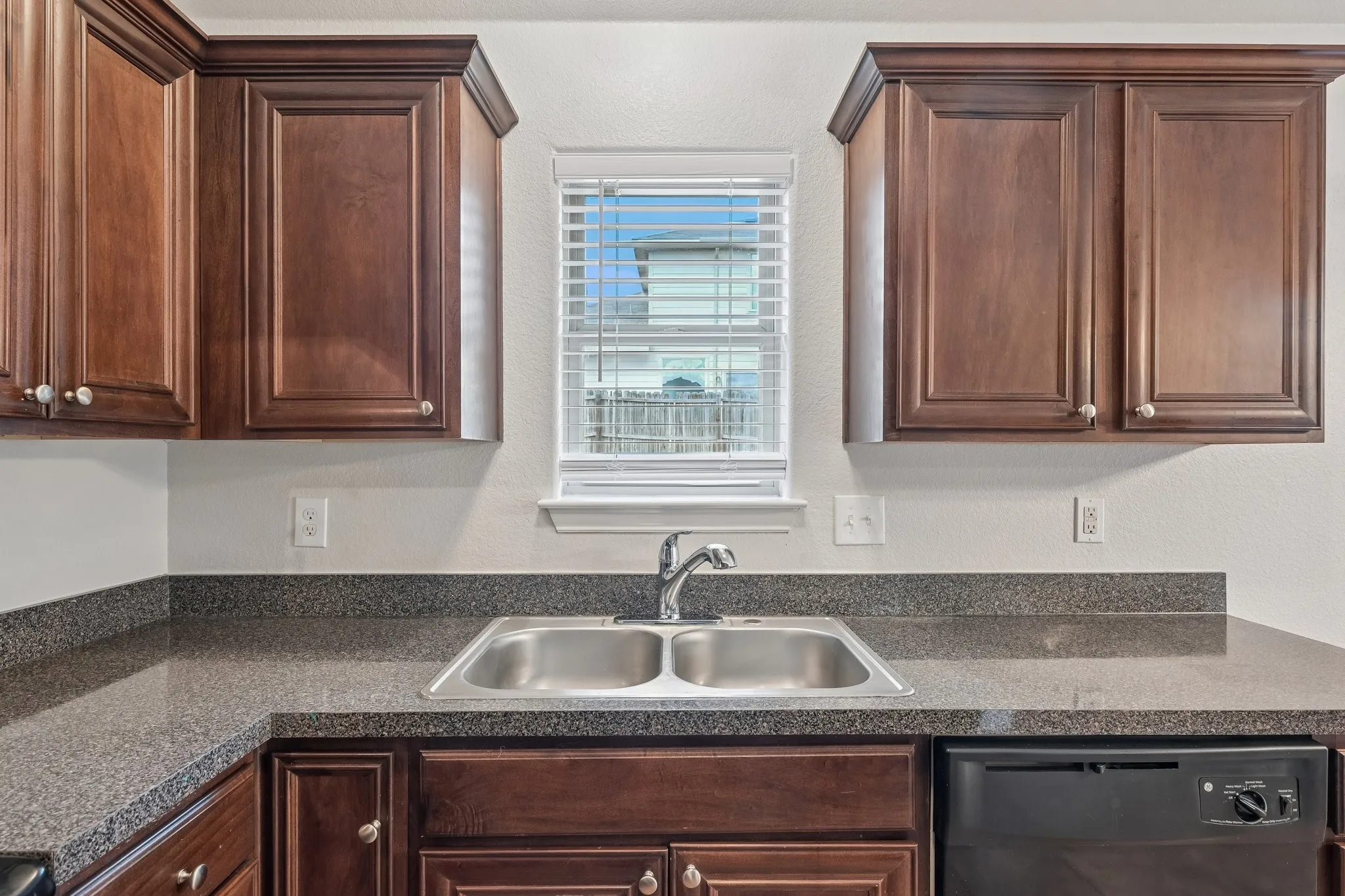 Single Family Residence For Sale in Tarrant County , 2436 Galemeadow Drive, Fort Worth, Texas 76123, 3 Bedroom, 2 Bathroom, 2 Garage spaces, 1,464 Sqft, built in 2013, mls#21396011, Real Estate Agent in Fort Worth, Homes For Sale in Tarrant county, Homes For Sale in Fort Worth, Realtor in Fort Worth Texas, Real Estate Brokerage Independent Realty Texas, Luminita Cordes Realtor