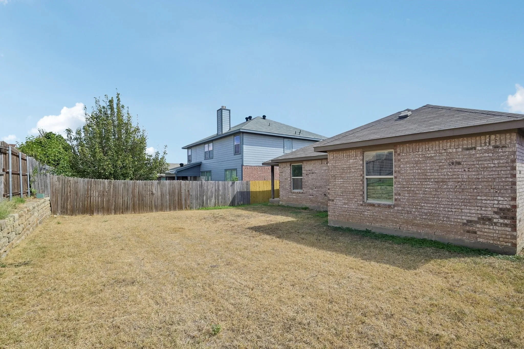 Single Family Residence For Sale in Tarrant County , 2436 Galemeadow Drive, Fort Worth, Texas 76123, 3 Bedroom, 2 Bathroom, 2 Garage spaces, 1,464 Sqft, built in 2013, mls#21396011, Real Estate Agent in Fort Worth, Homes For Sale in Tarrant county, Homes For Sale in Fort Worth, Realtor in Fort Worth Texas, Real Estate Brokerage Independent Realty Texas, Luminita Cordes Realtor