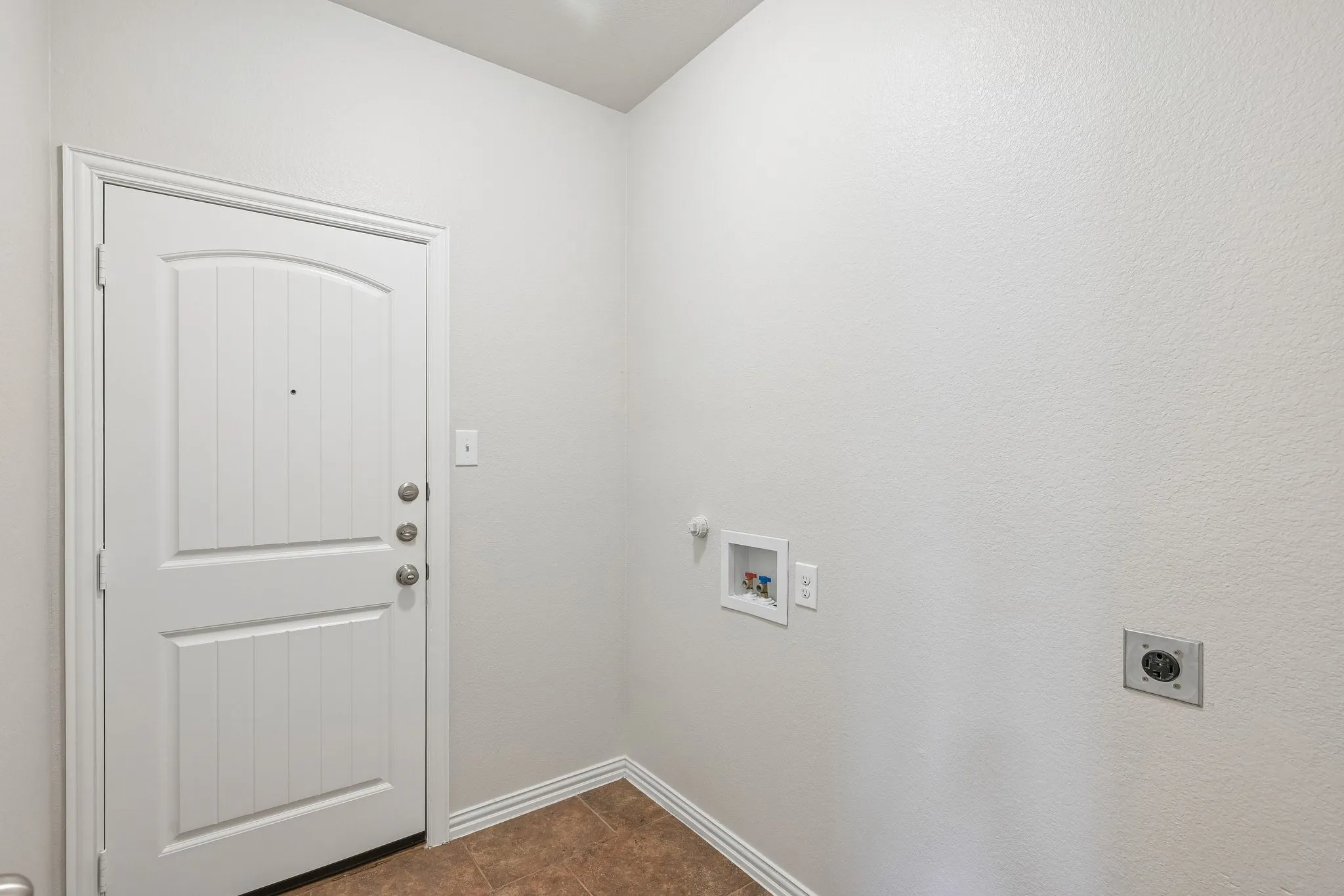 Single Family Residence For Sale in Tarrant County , 2436 Galemeadow Drive, Fort Worth, Texas 76123, 3 Bedroom, 2 Bathroom, 2 Garage spaces, 1,464 Sqft, built in 2013, mls#21396011, Real Estate Agent in Fort Worth, Homes For Sale in Tarrant county, Homes For Sale in Fort Worth, Realtor in Fort Worth Texas, Real Estate Brokerage Independent Realty Texas, Luminita Cordes Realtor