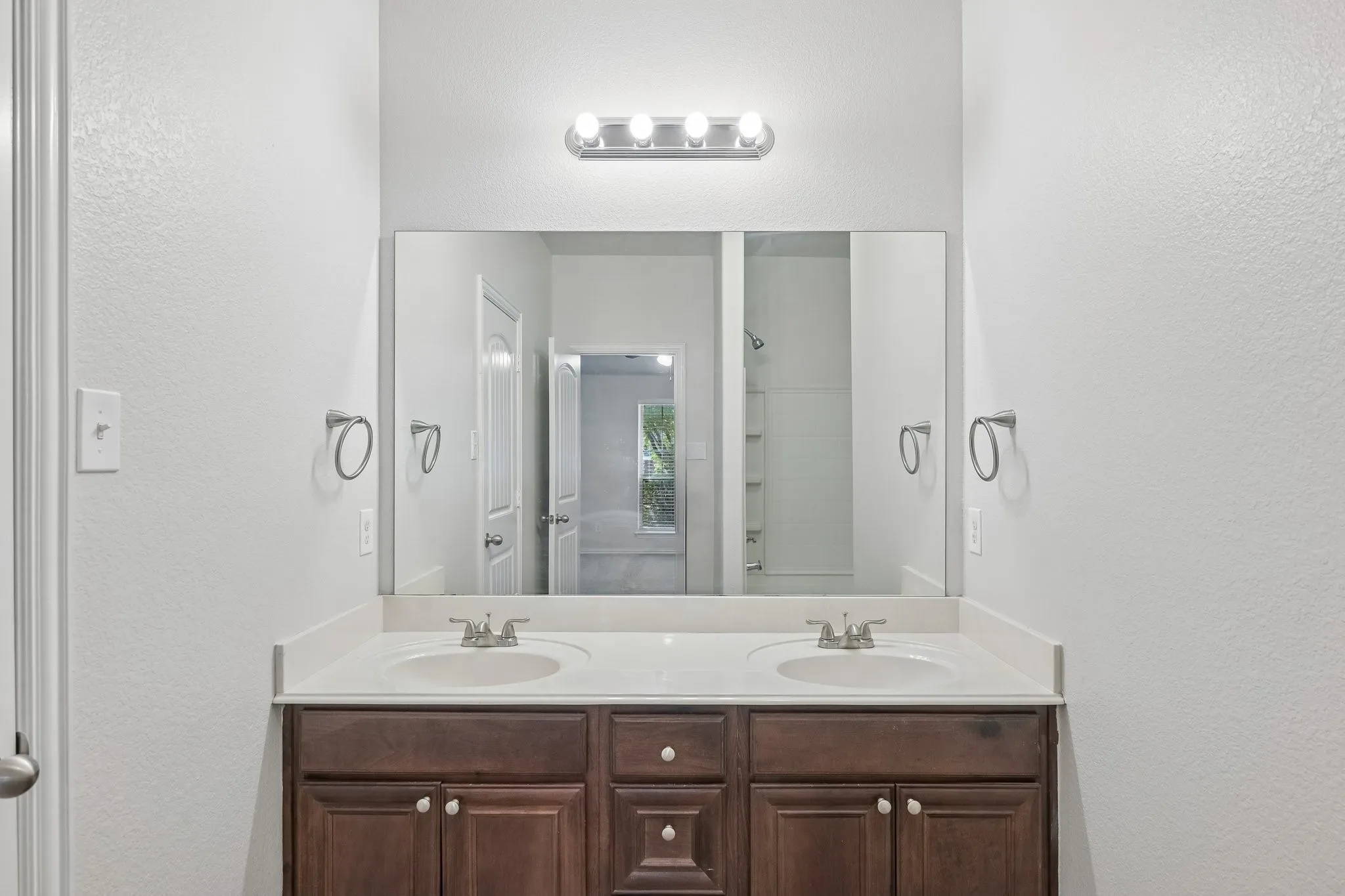 Single Family Residence For Sale in Tarrant County , 2436 Galemeadow Drive, Fort Worth, Texas 76123, 3 Bedroom, 2 Bathroom, 2 Garage spaces, 1,464 Sqft, built in 2013, mls#21396011, Real Estate Agent in Fort Worth, Homes For Sale in Tarrant county, Homes For Sale in Fort Worth, Realtor in Fort Worth Texas, Real Estate Brokerage Independent Realty Texas, Luminita Cordes Realtor