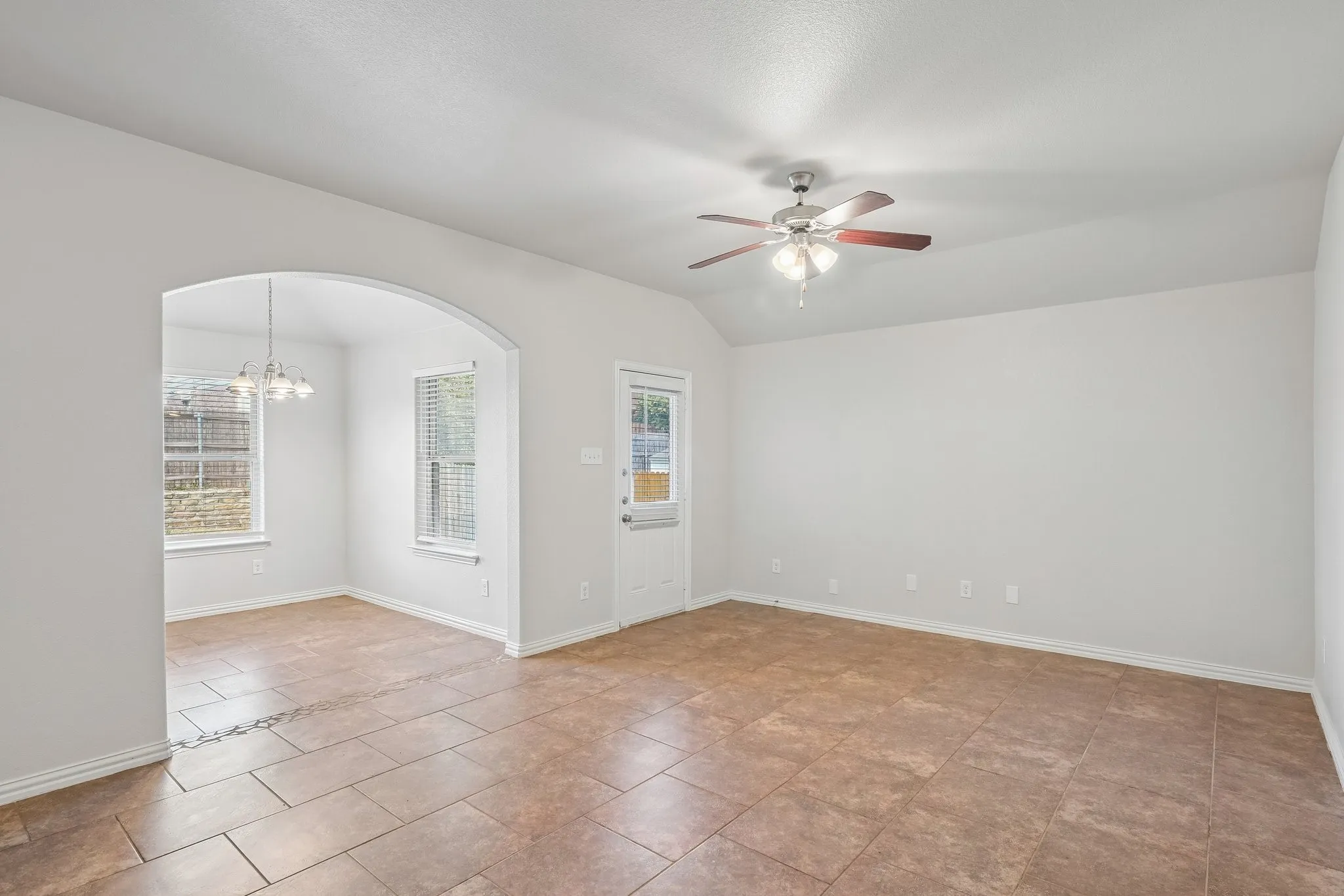 Single Family Residence For Sale in Tarrant County , 2436 Galemeadow Drive, Fort Worth, Texas 76123, 3 Bedroom, 2 Bathroom, 2 Garage spaces, 1,464 Sqft, built in 2013, mls#21396011, Real Estate Agent in Fort Worth, Homes For Sale in Tarrant county, Homes For Sale in Fort Worth, Realtor in Fort Worth Texas, Real Estate Brokerage Independent Realty Texas, Luminita Cordes Realtor