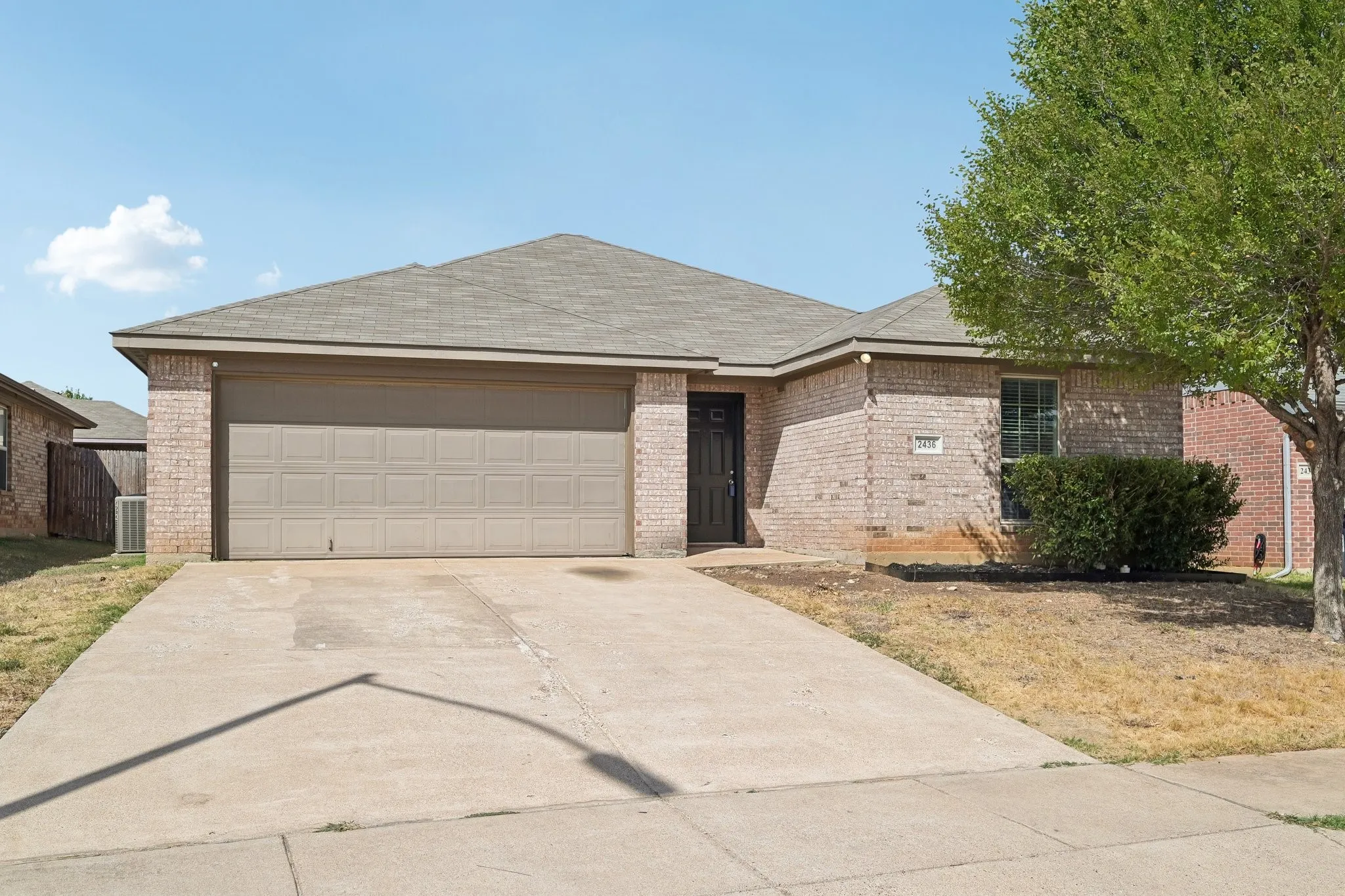 Single Family Residence For Sale in Tarrant County , 2436 Galemeadow Drive, Fort Worth, Texas 76123, 3 Bedroom, 2 Bathroom, 2 Garage spaces, 1,464 Sqft, built in 2013, mls#21396011, Real Estate Agent in Fort Worth, Homes For Sale in Tarrant county, Homes For Sale in Fort Worth, Realtor in Fort Worth Texas, Real Estate Brokerage Independent Realty Texas, Luminita Cordes Realtor