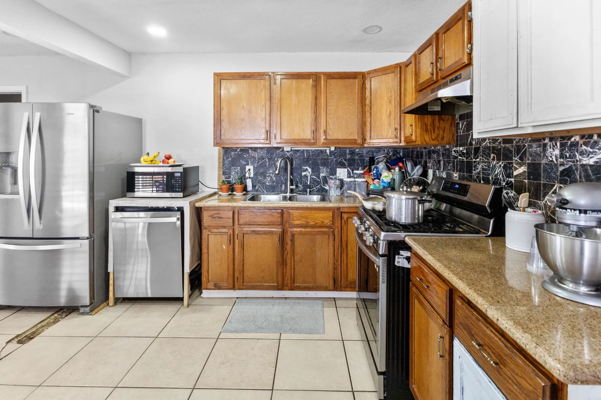Single Family Residence For Sale in Johnson County , 401 E Davis Avenue, Alvarado, Texas 76009, 3 Bedroom, 1 Bathroom, Garage spaces, 1,384 Sqft, built in 1950, mls#21397735, Real Estate Agent in Alvarado, Homes For Sale in Johnson county, Homes For Sale in Alvarado, Realtor in Alvarado Texas, Real Estate Brokerage Independent Realty Texas, Luminita Cordes Realtor
