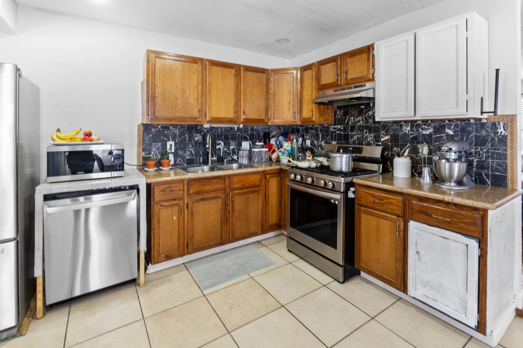 Single Family Residence For Sale in Johnson County , 401 E Davis Avenue, Alvarado, Texas 76009, 3 Bedroom, 1 Bathroom, Garage spaces, 1,384 Sqft, built in 1950, mls#21397735, Real Estate Agent in Alvarado, Homes For Sale in Johnson county, Homes For Sale in Alvarado, Realtor in Alvarado Texas, Real Estate Brokerage Independent Realty Texas, Luminita Cordes Realtor