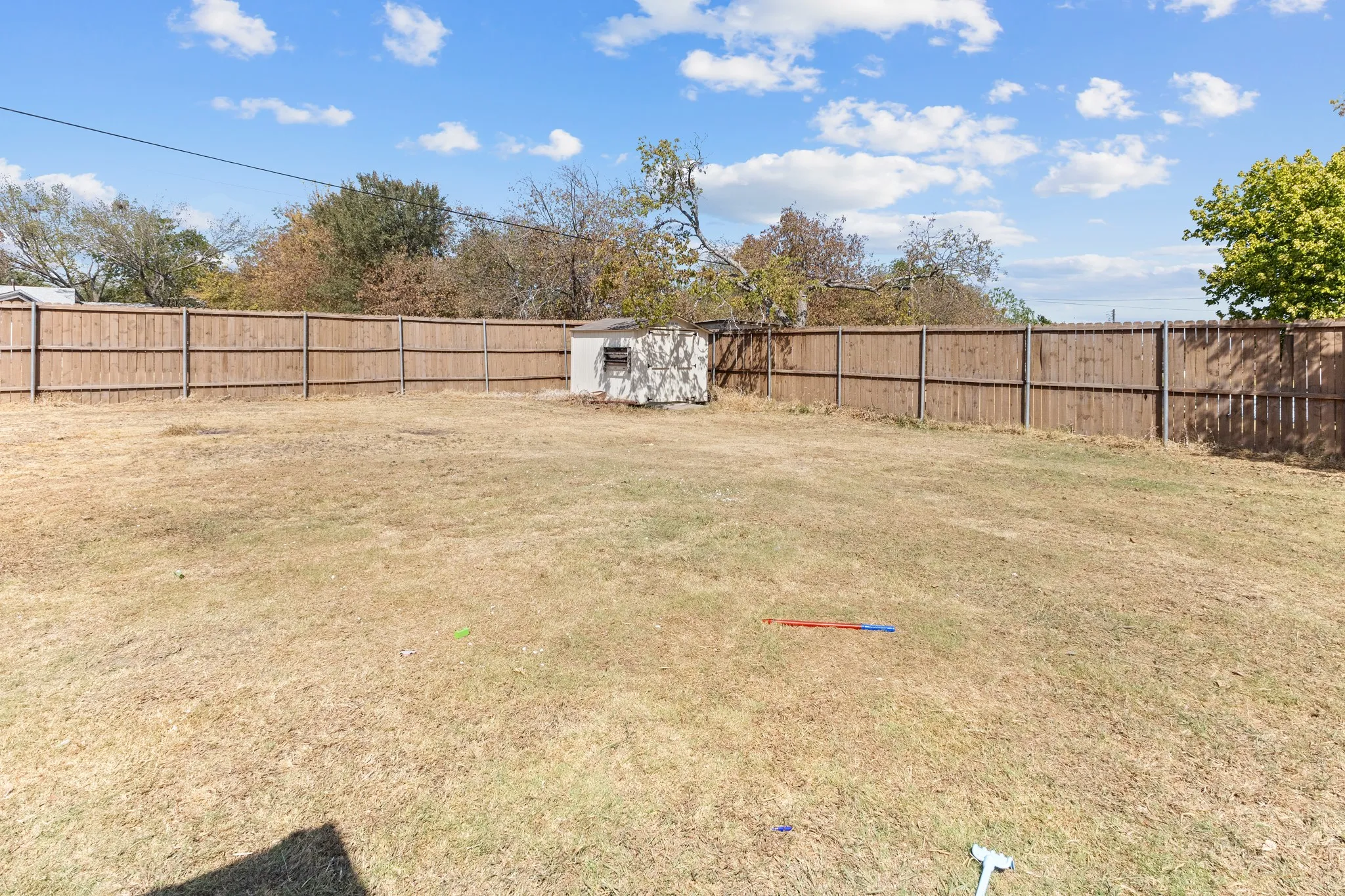Single Family Residence For Sale in Johnson County , 401 E Davis Avenue, Alvarado, Texas 76009, 3 Bedroom, 1 Bathroom, Garage spaces, 1,384 Sqft, built in 1950, mls#21397735, Real Estate Agent in Alvarado, Homes For Sale in Johnson county, Homes For Sale in Alvarado, Realtor in Alvarado Texas, Real Estate Brokerage Independent Realty Texas, Luminita Cordes Realtor